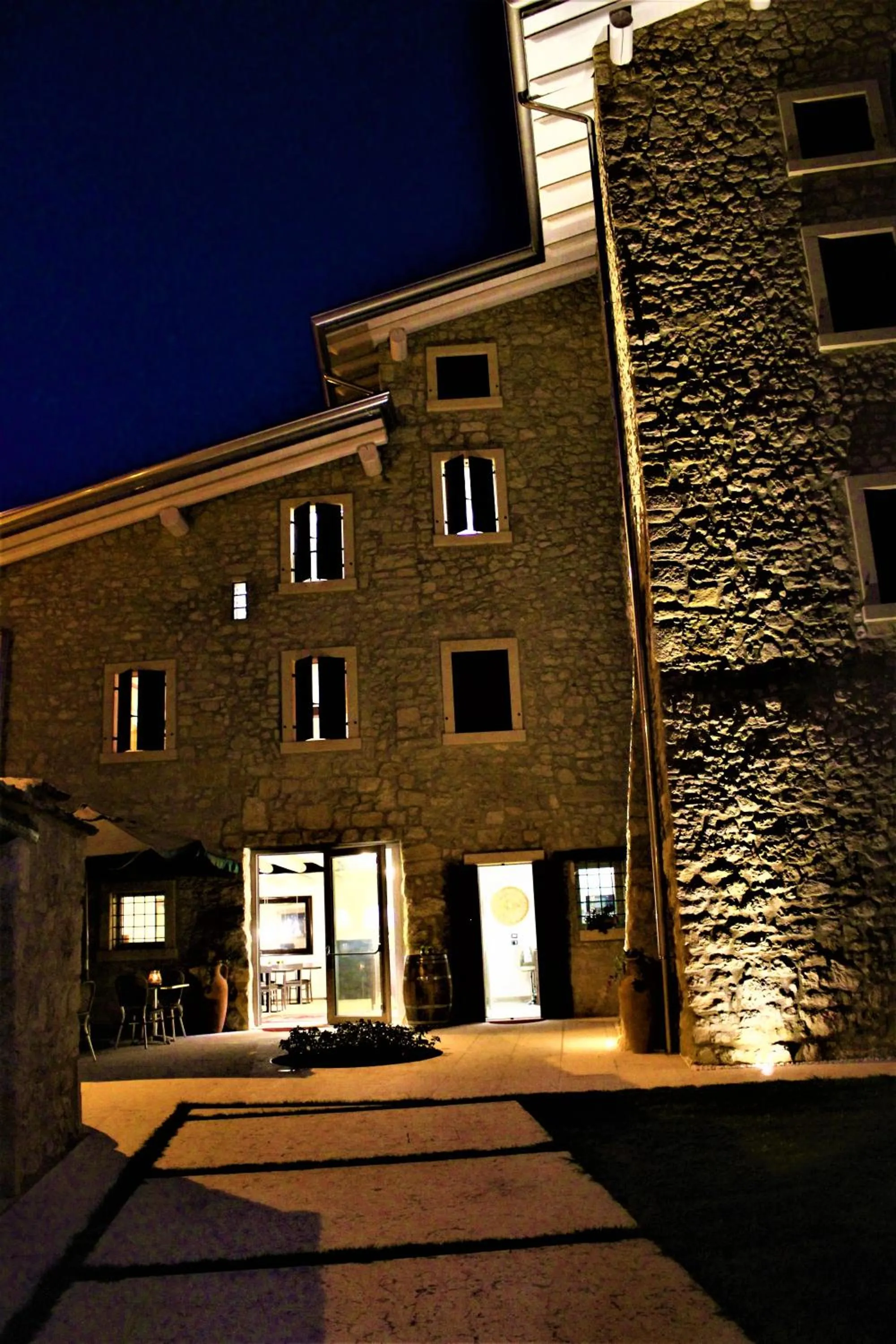 Facade/entrance in B&B Arco di Vino