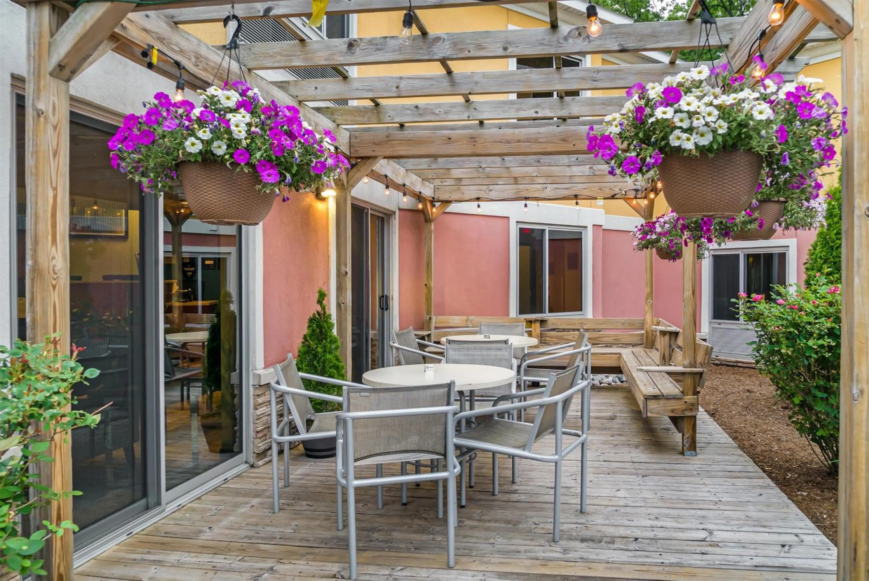 Property building in Best Western Plus Traverse City