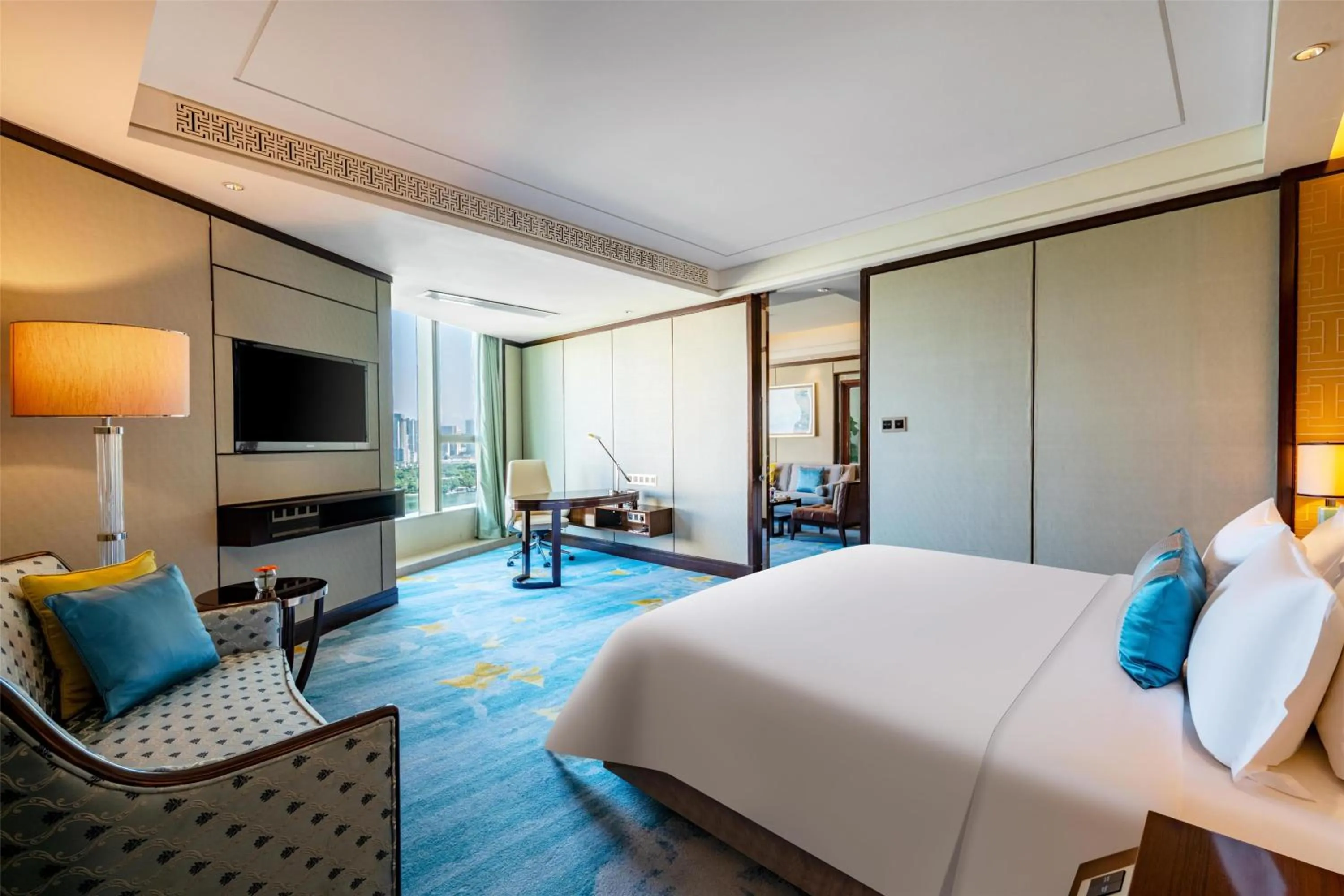 Photo of the whole room, Bed in Kempinski Hotel Xiamen