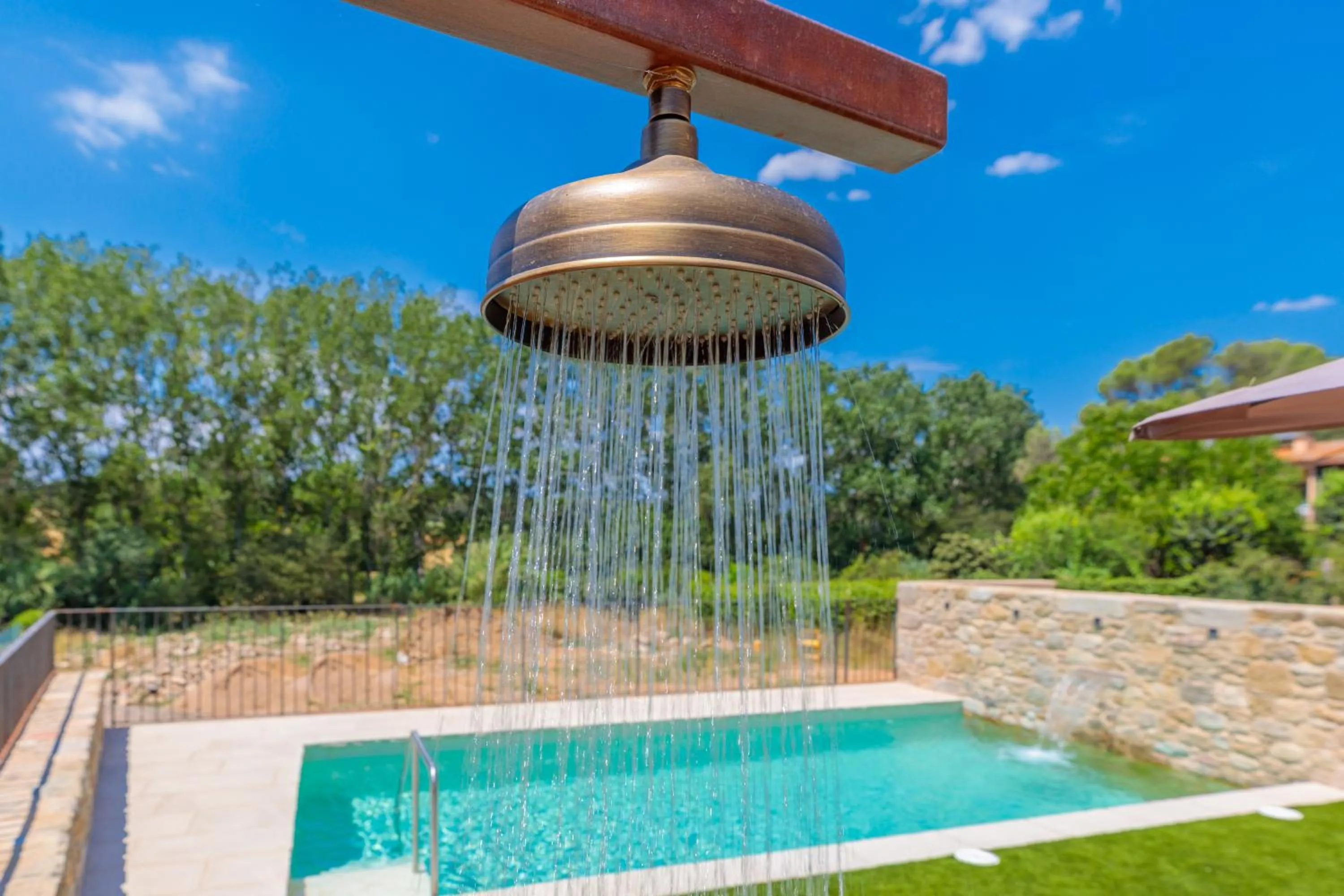 Swimming pool in Flateli Diana