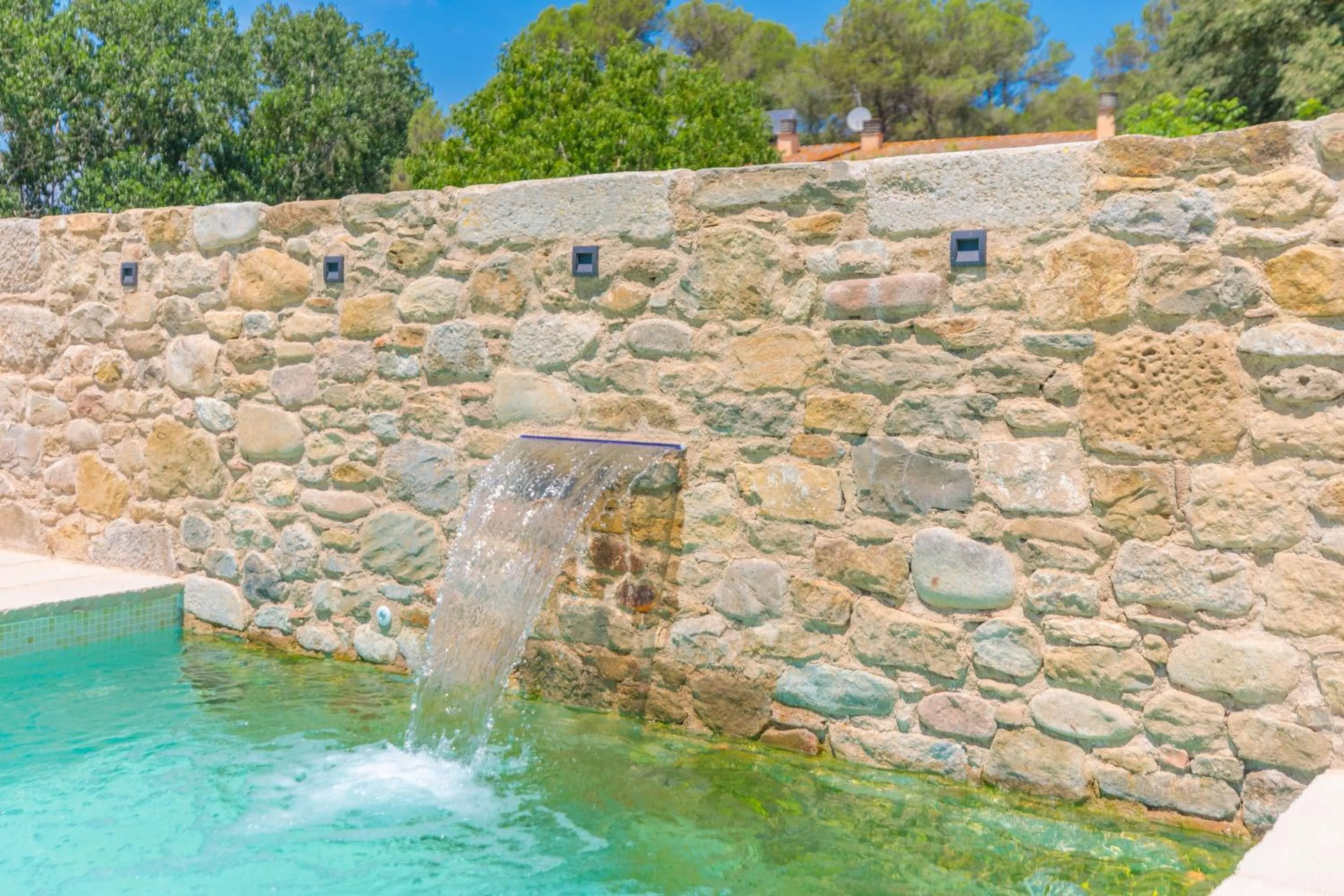 Swimming pool in Flateli Diana