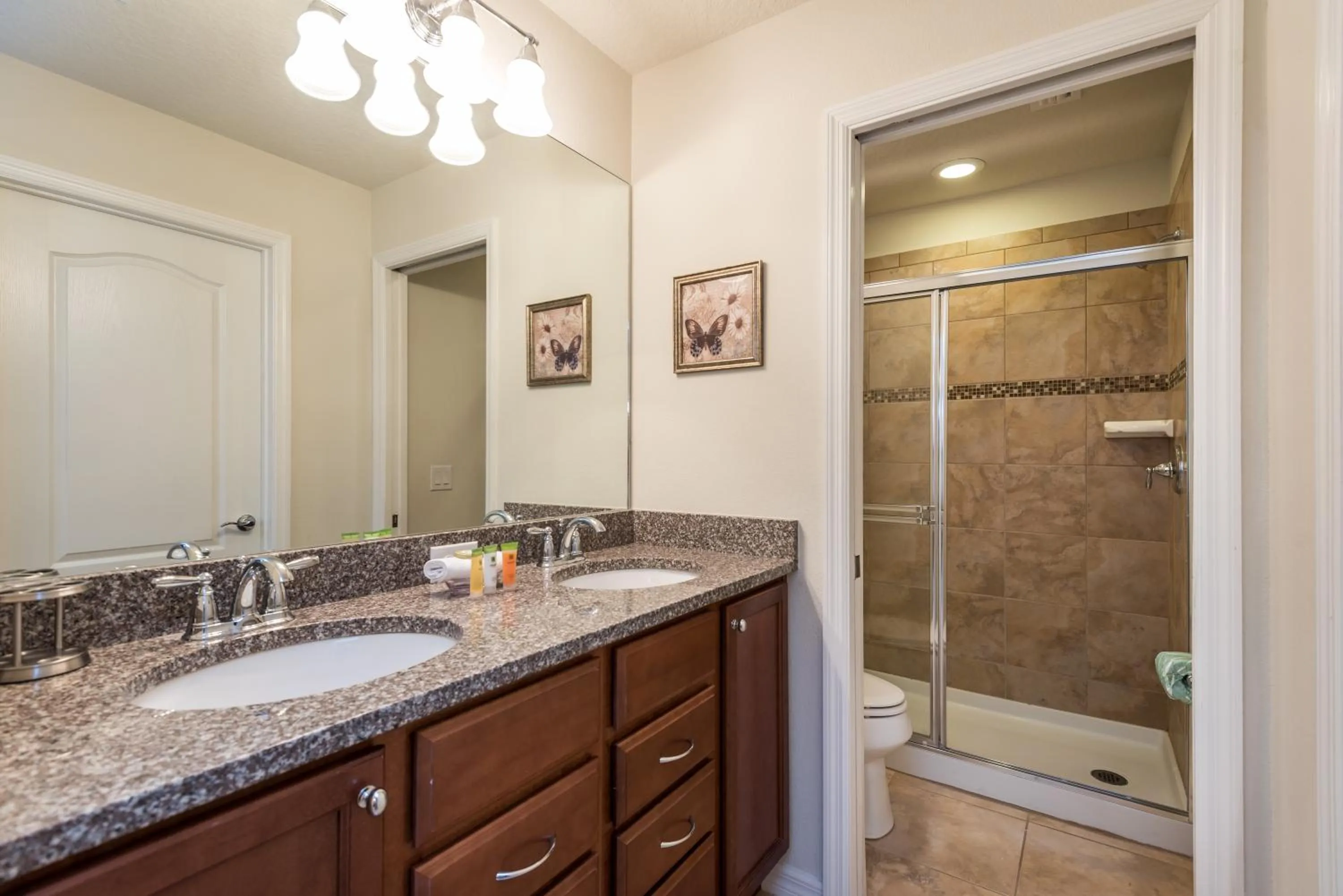 Townhome wPrivate Pool & FREE on-site Water Park