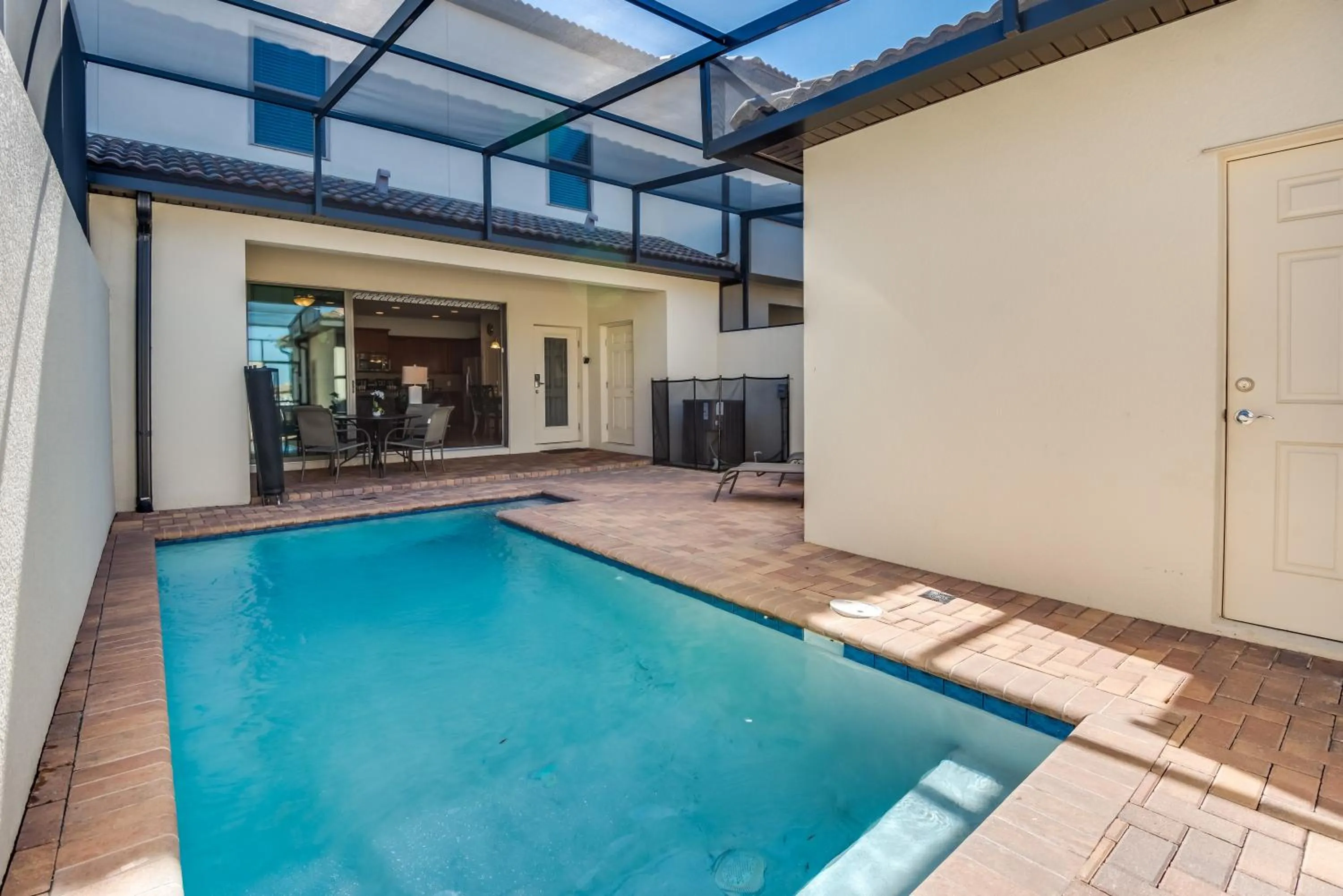 Townhome wPrivate Pool & FREE on-site Water Park