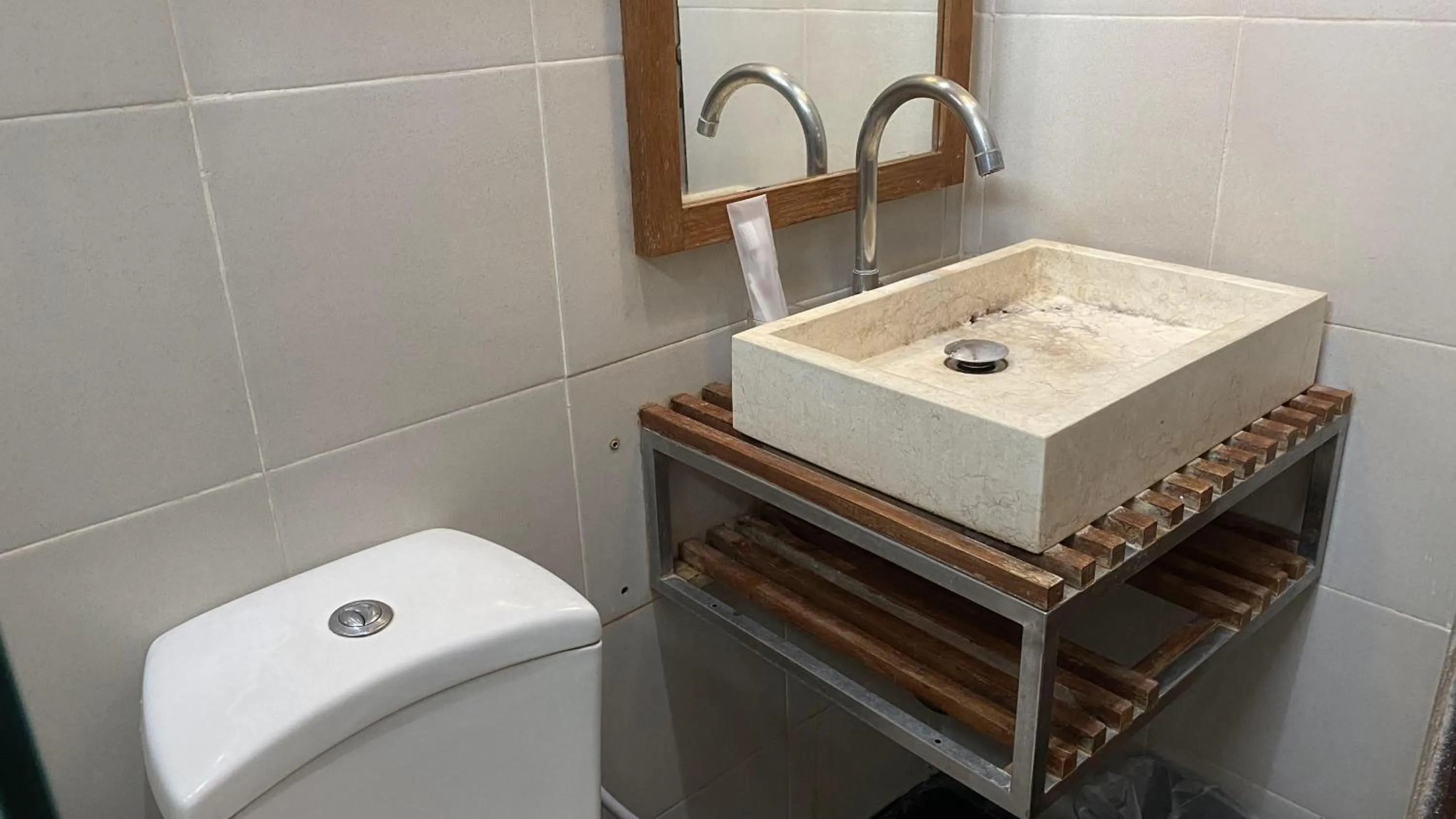 Bathroom in Mawar Asri Hotel