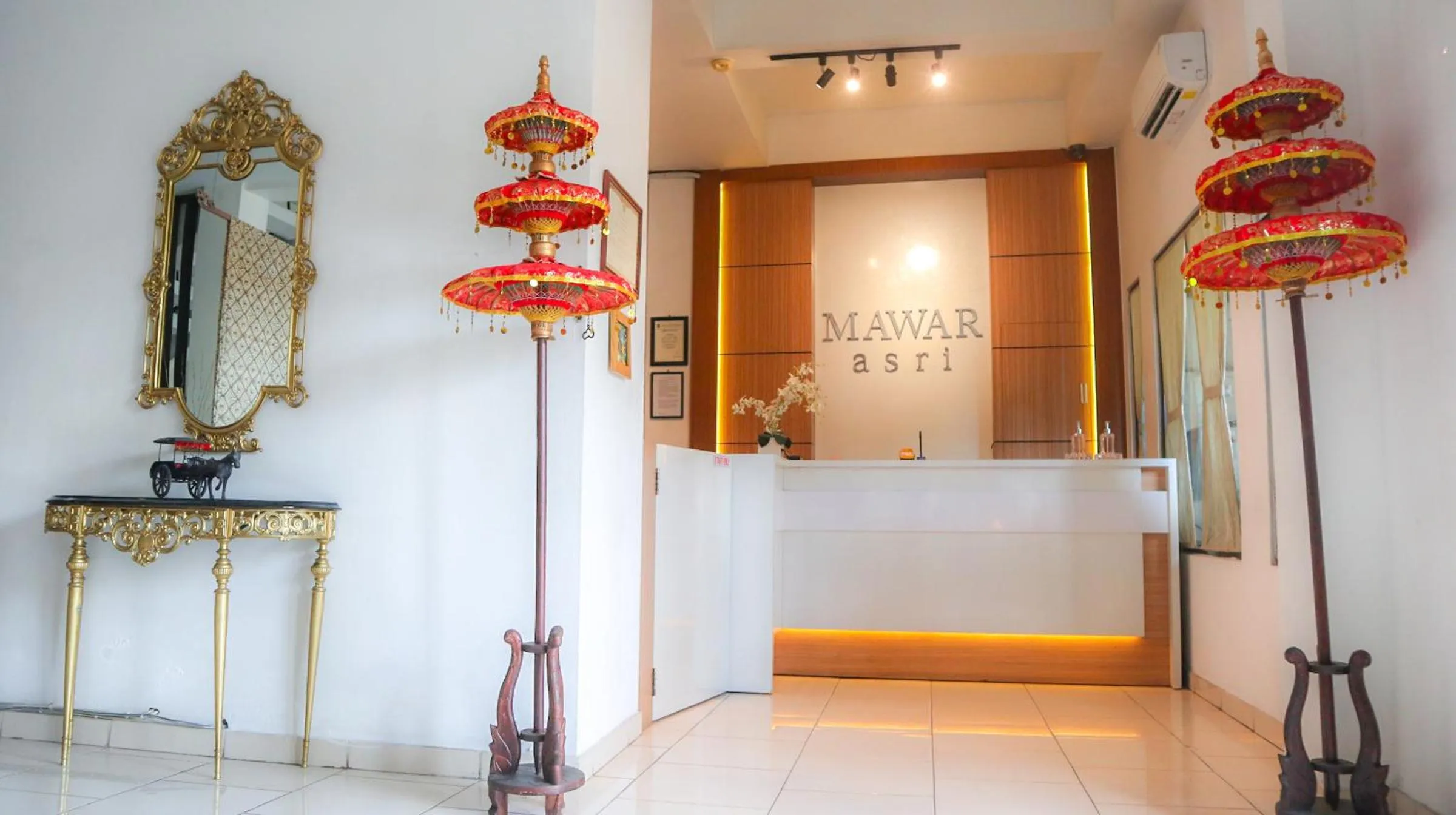 Facade/entrance in Mawar Asri Hotel