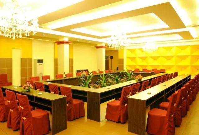 West Street Vista Hotel