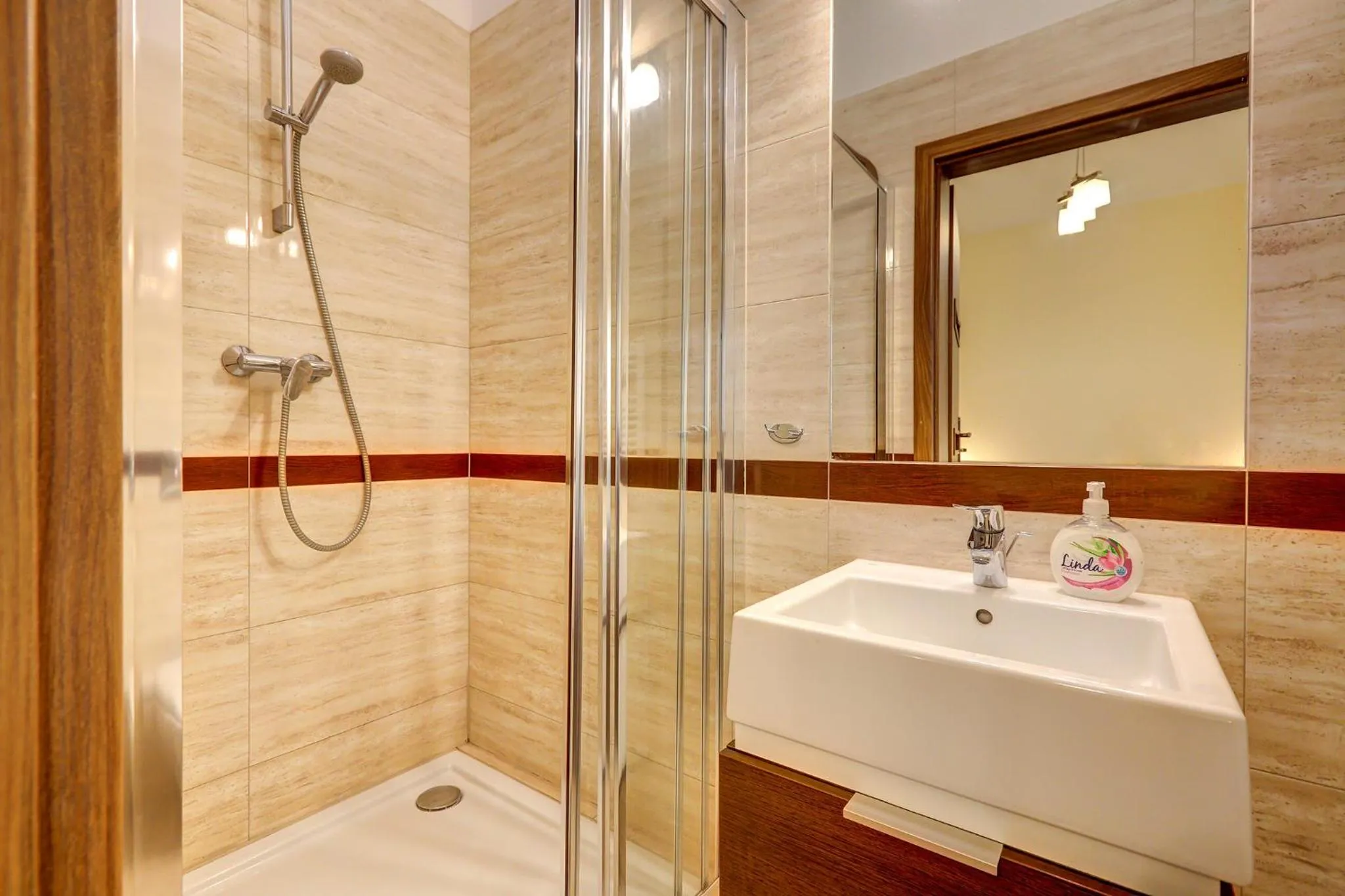 Shower in POD DEBEM Kompleks Zeglarsko-Rekreacyjny