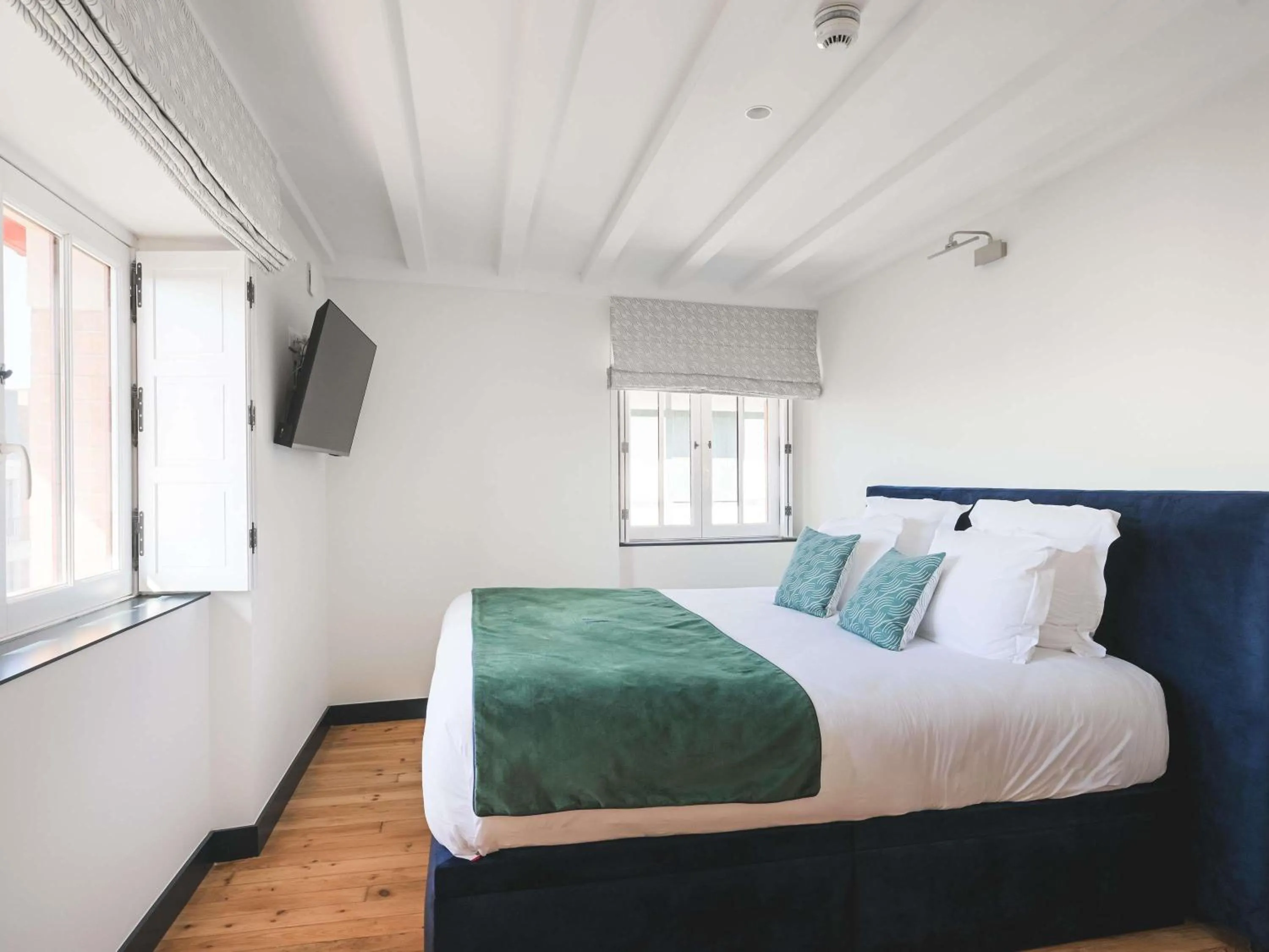 Bedroom, Bed in MADISON Saint Jean de Luz - Handwritten Collection