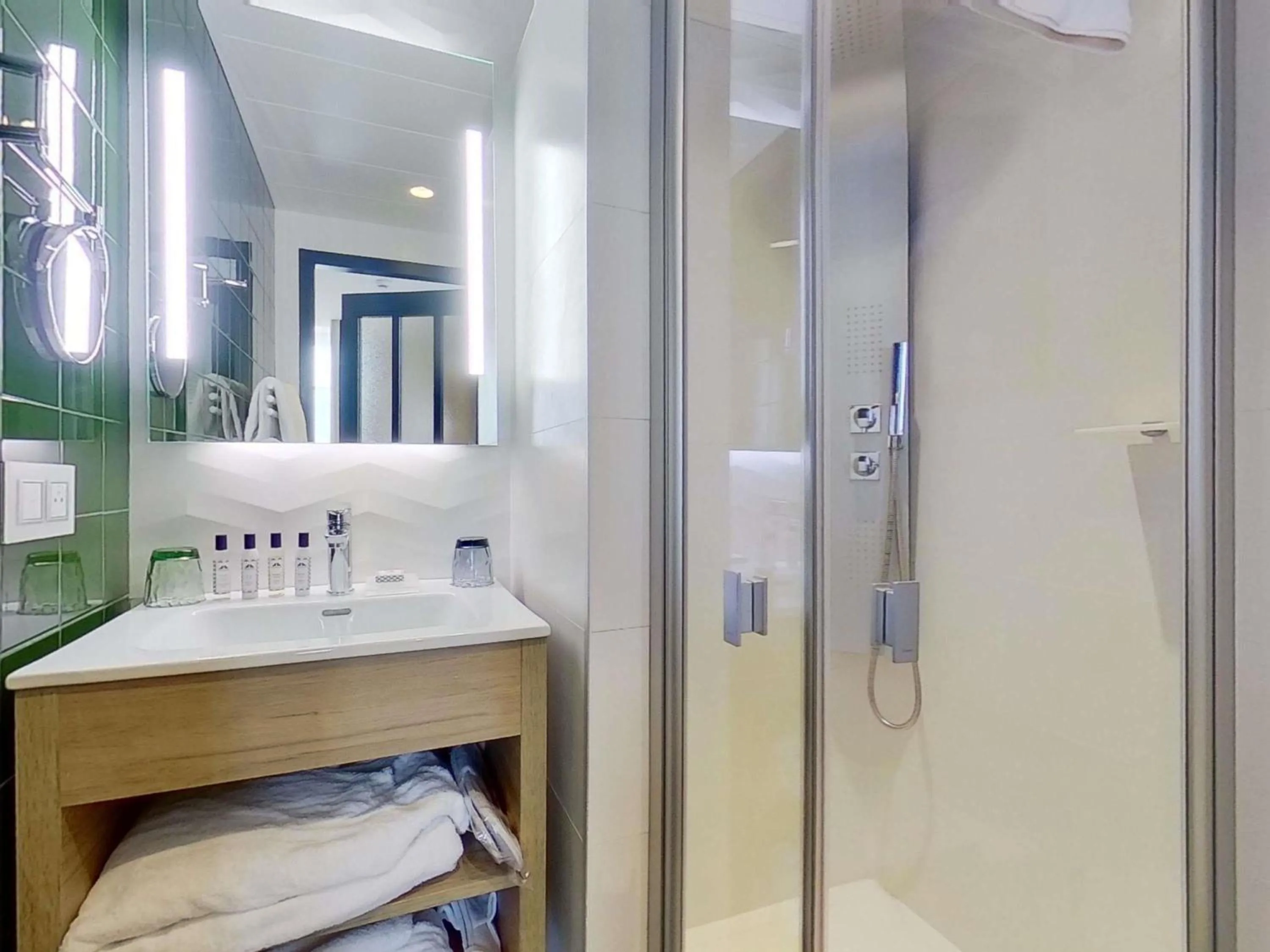 Bedroom in MADISON Saint Jean de Luz - Handwritten Collection