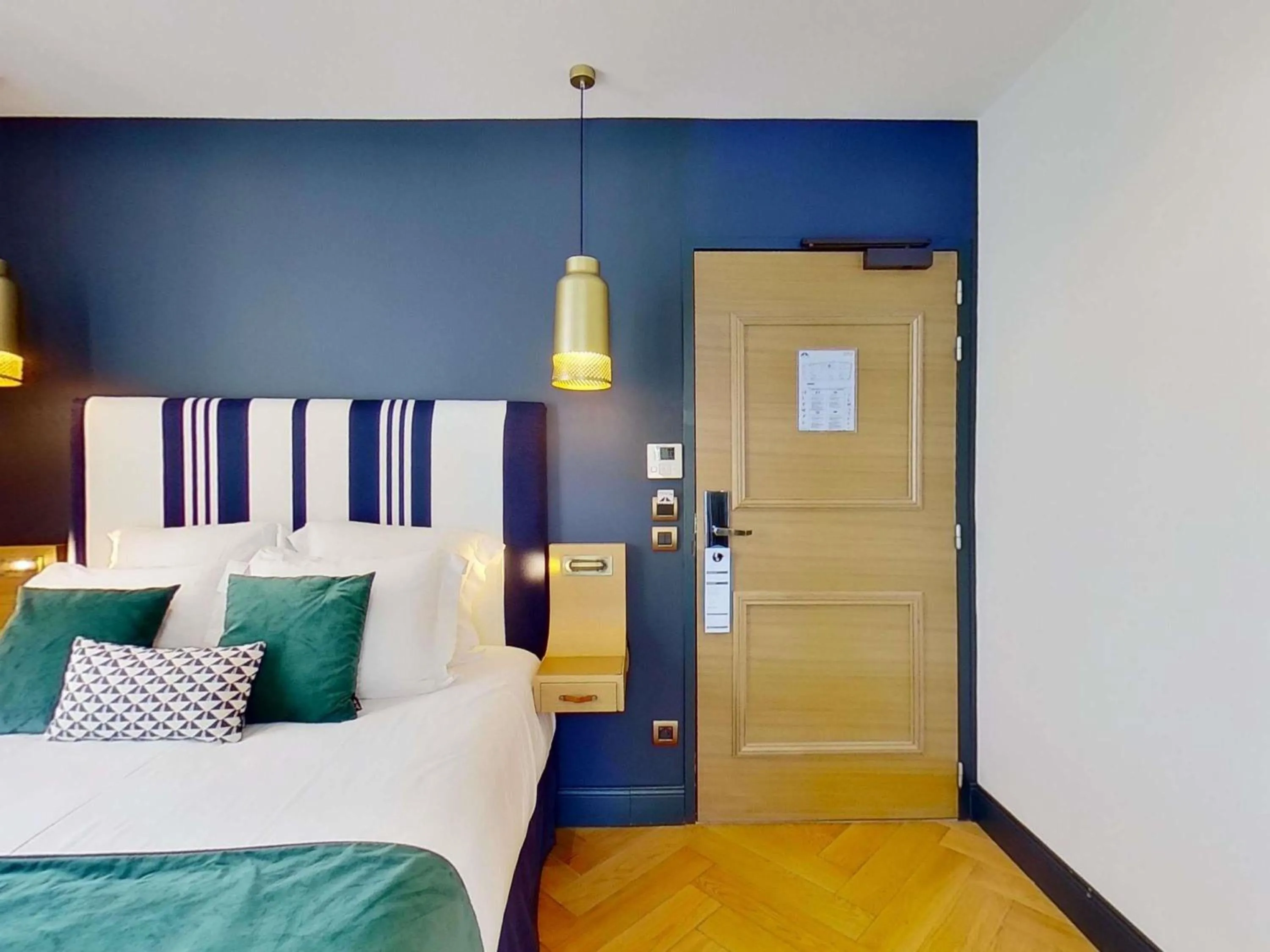 Bedroom, Bed in MADISON Saint Jean de Luz - Handwritten Collection