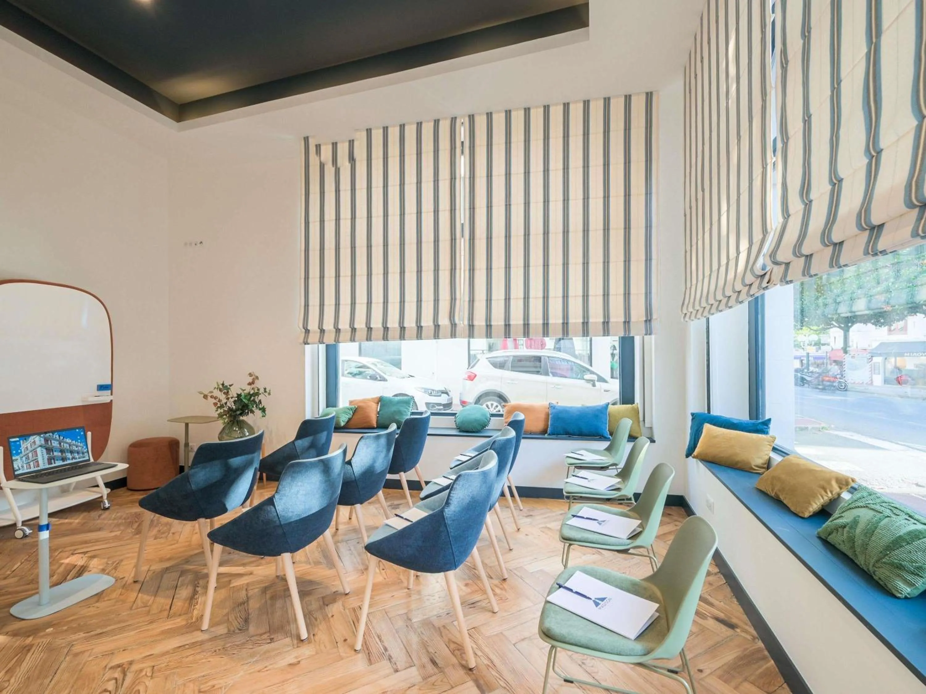 Meeting/conference room in MADISON Saint Jean de Luz - Handwritten Collection