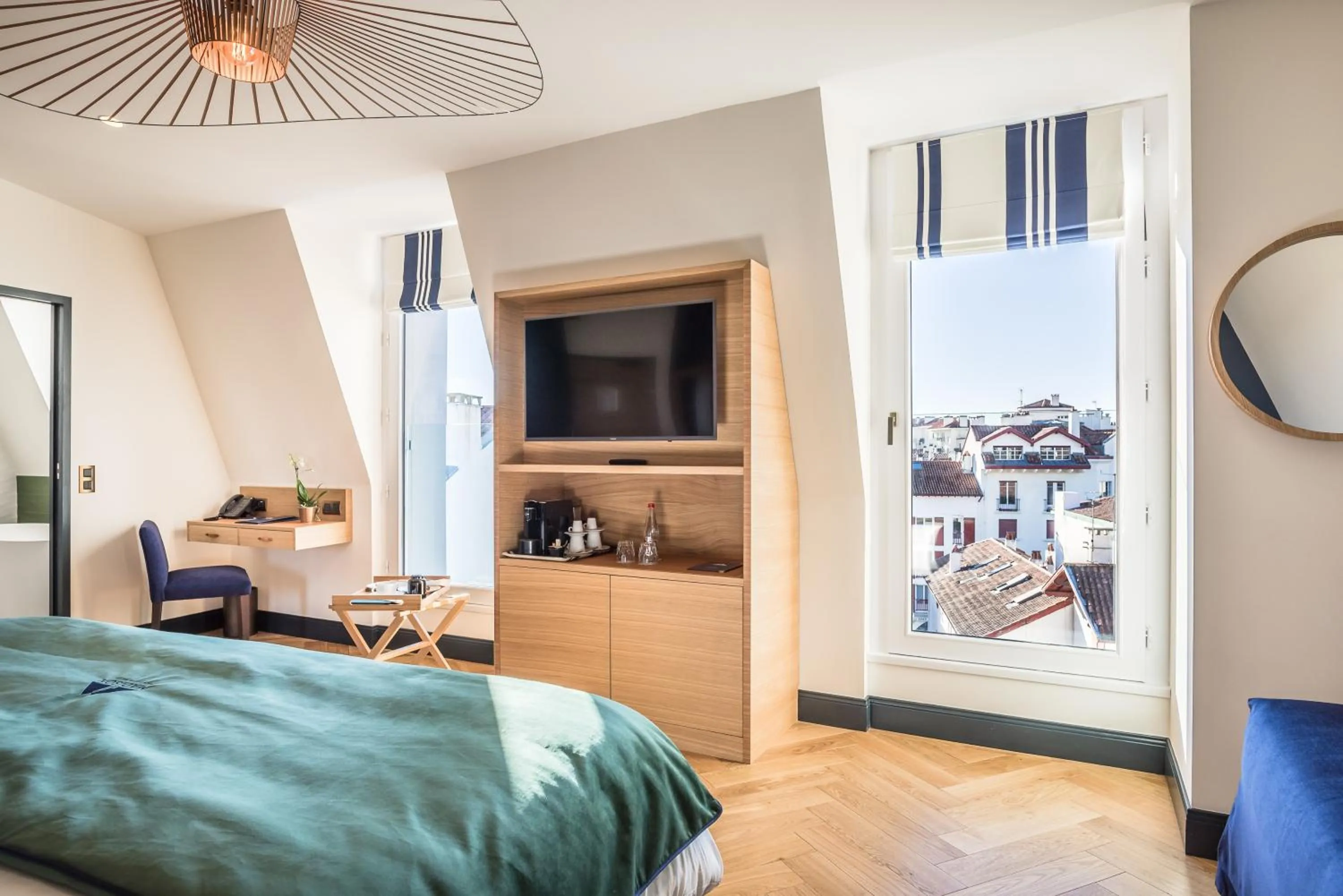 Bed in MADISON Saint Jean de Luz - Handwritten Collection