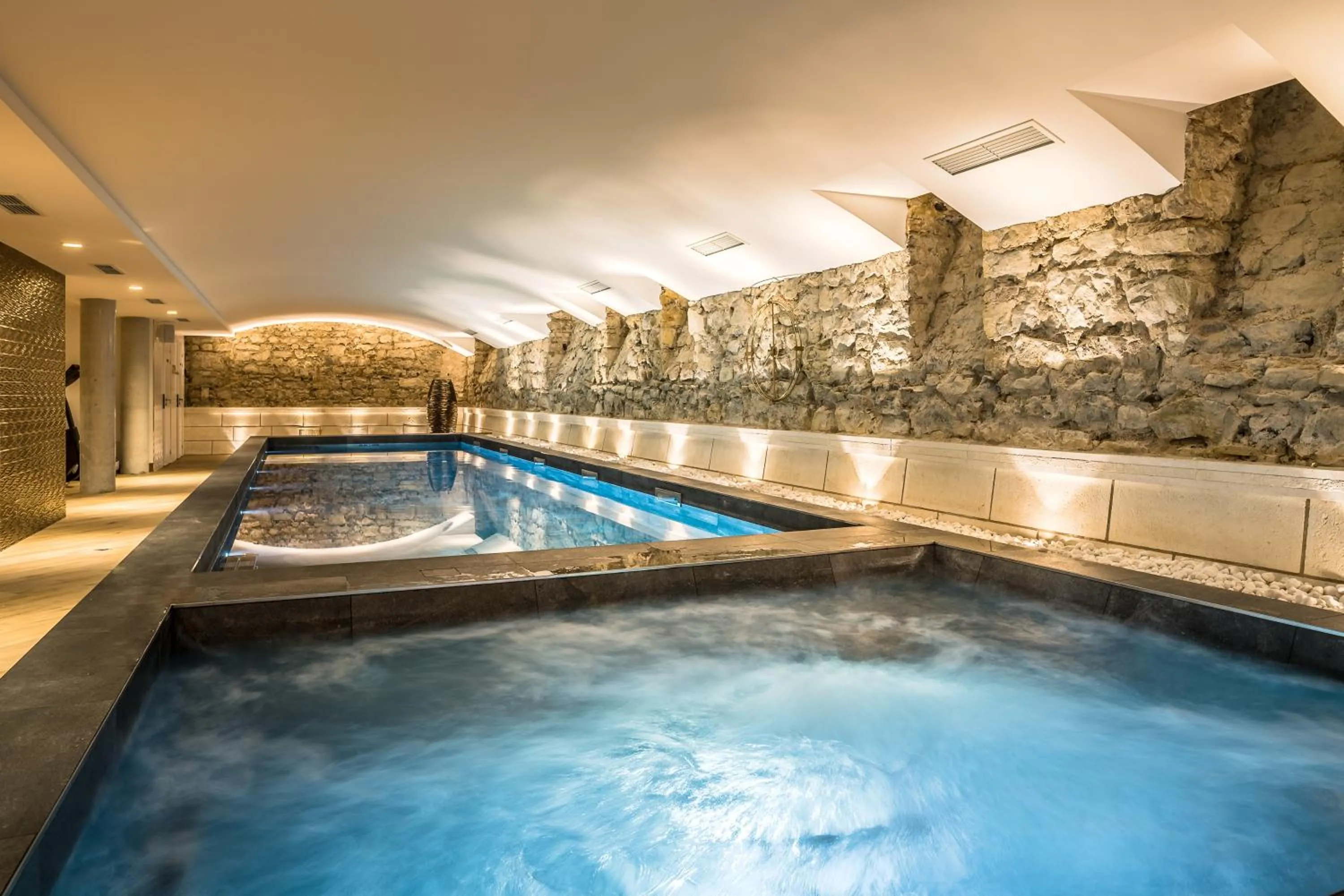 Hot Tub in MADISON Saint Jean de Luz - Handwritten Collection