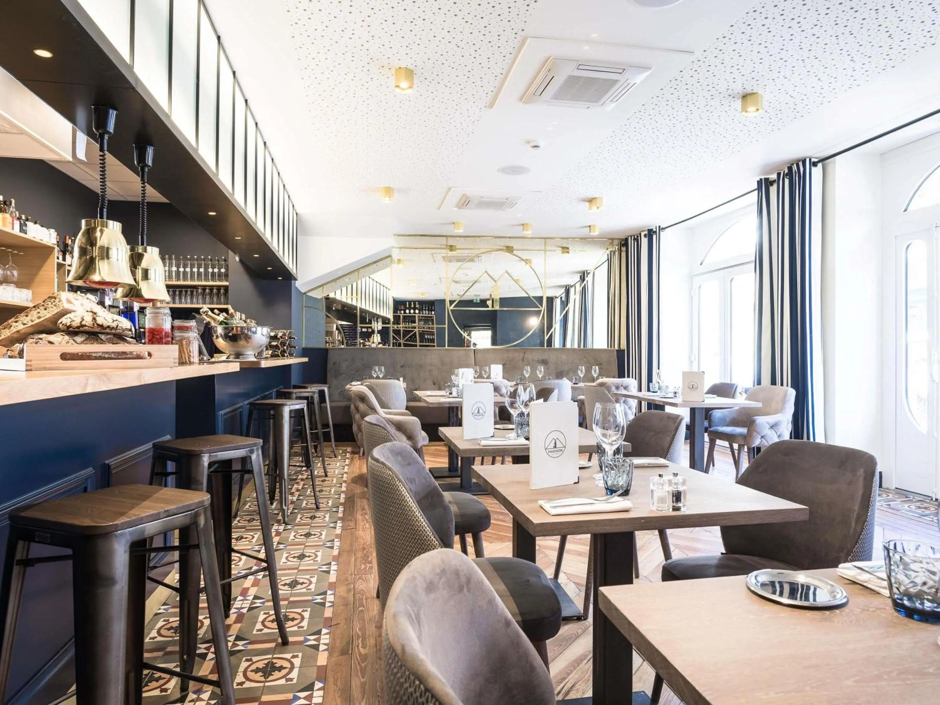 Lounge or bar in MADISON Saint Jean de Luz - Handwritten Collection