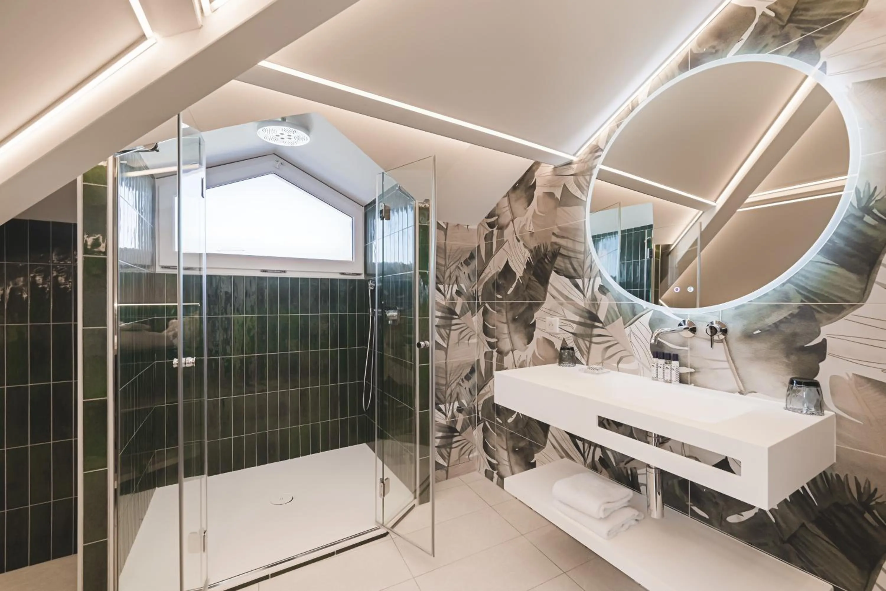 Shower in MADISON Saint Jean de Luz - Handwritten Collection