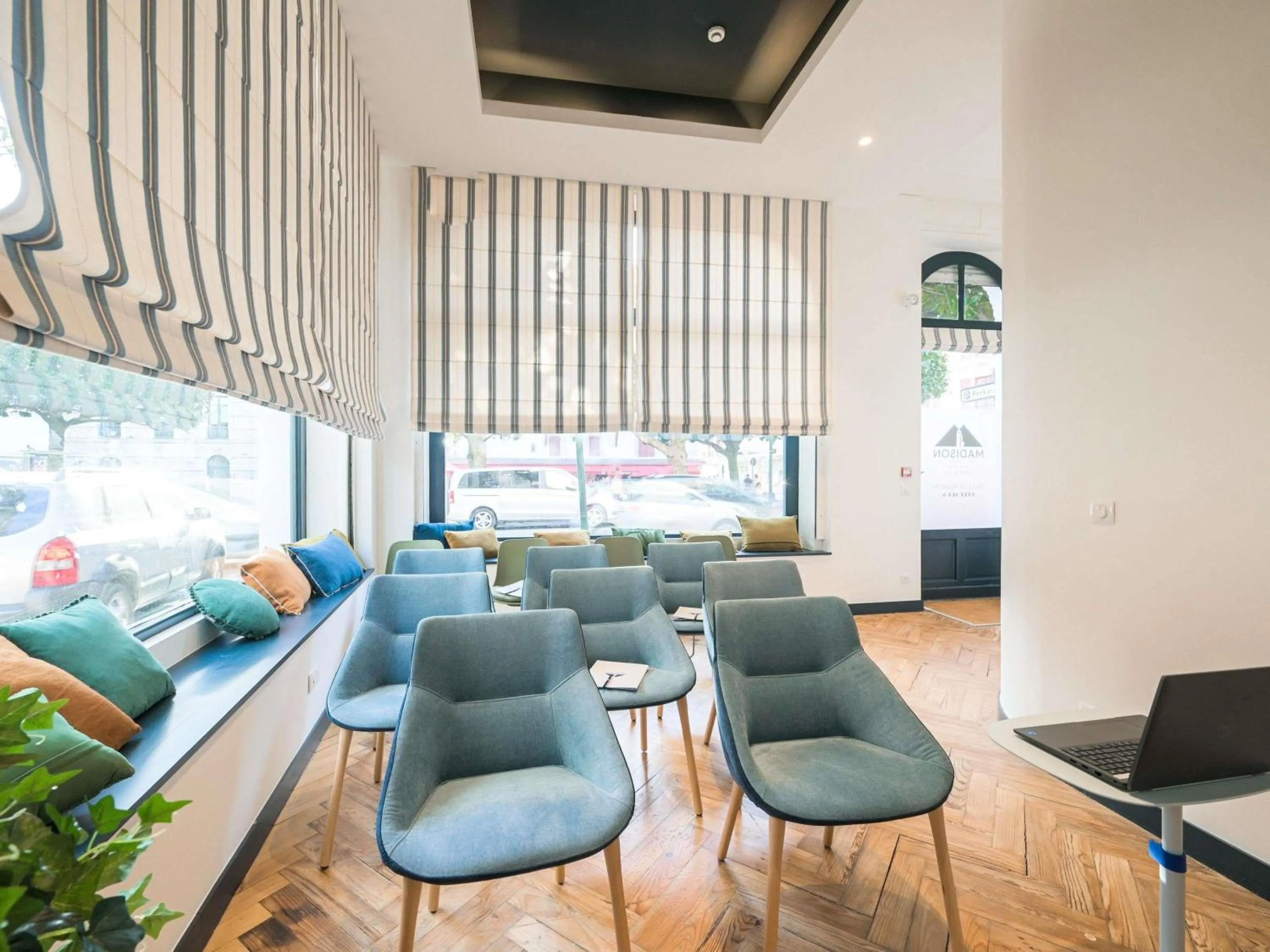 Meeting/conference room in MADISON Saint Jean de Luz - Handwritten Collection