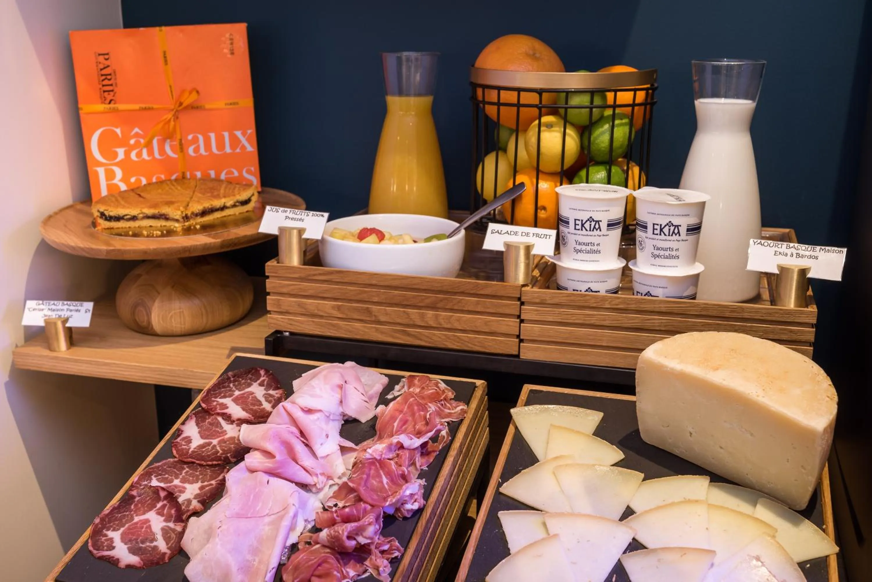 Food and drinks in MADISON Saint Jean de Luz - Handwritten Collection