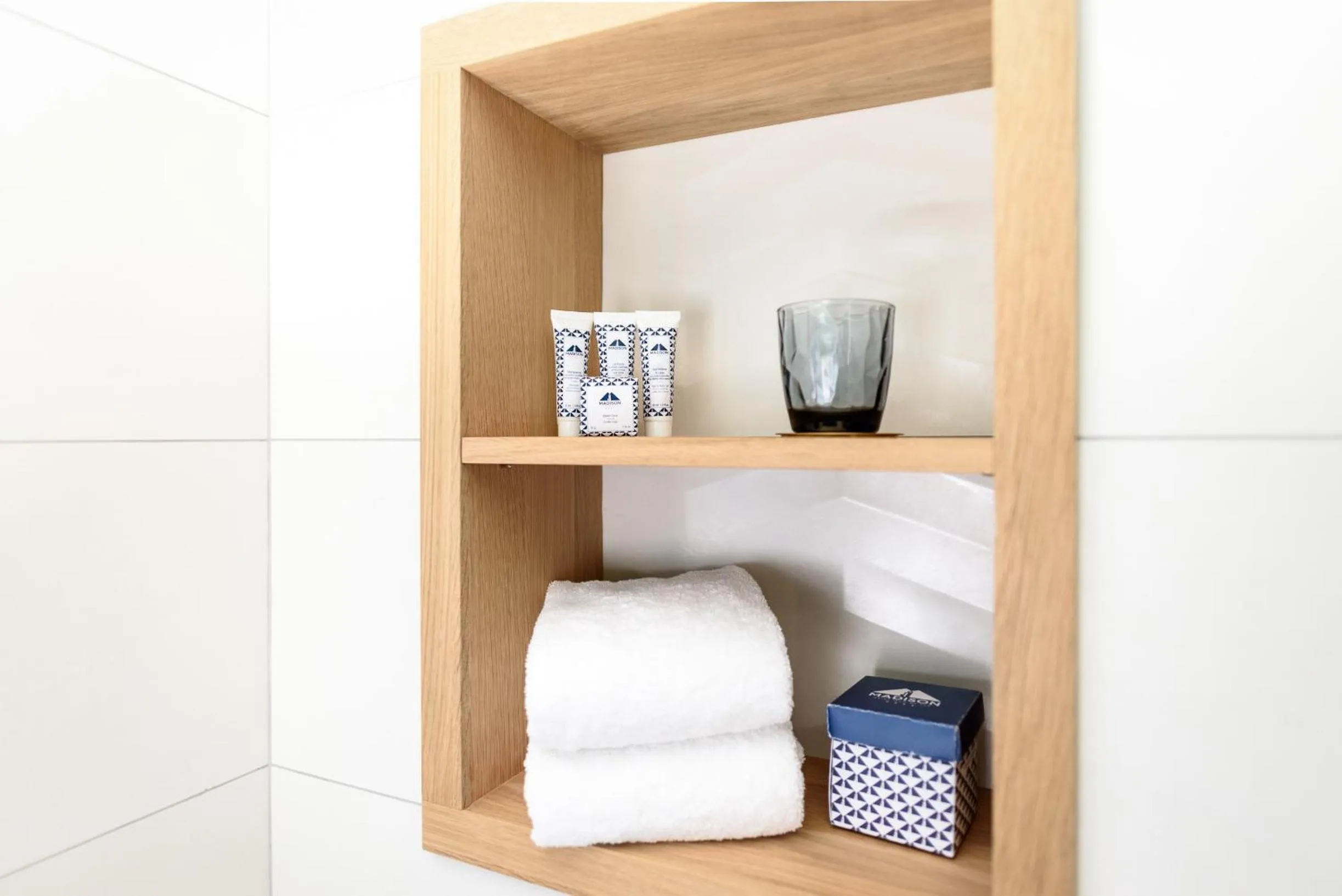 Bathroom in MADISON Saint Jean de Luz - Handwritten Collection