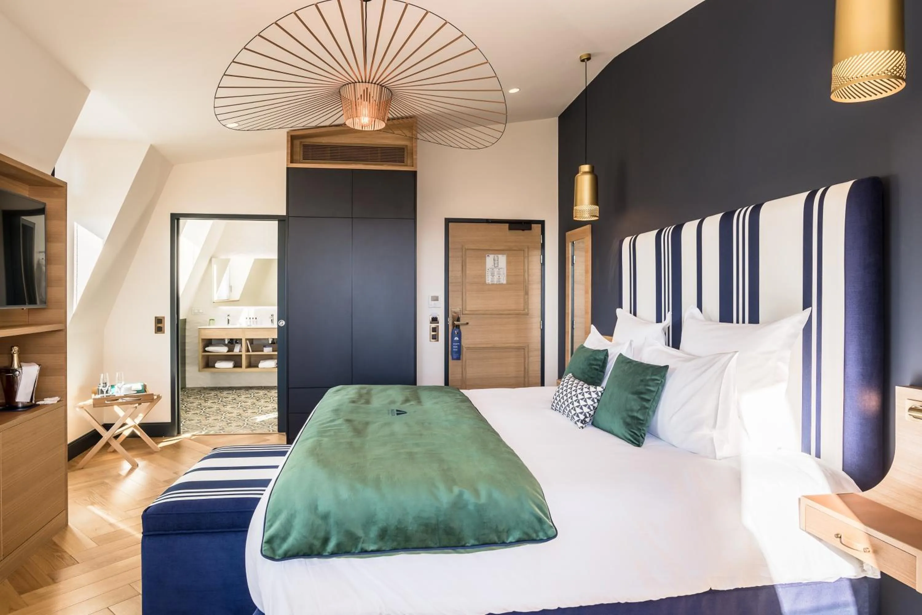 Bed in MADISON Saint Jean de Luz - Handwritten Collection