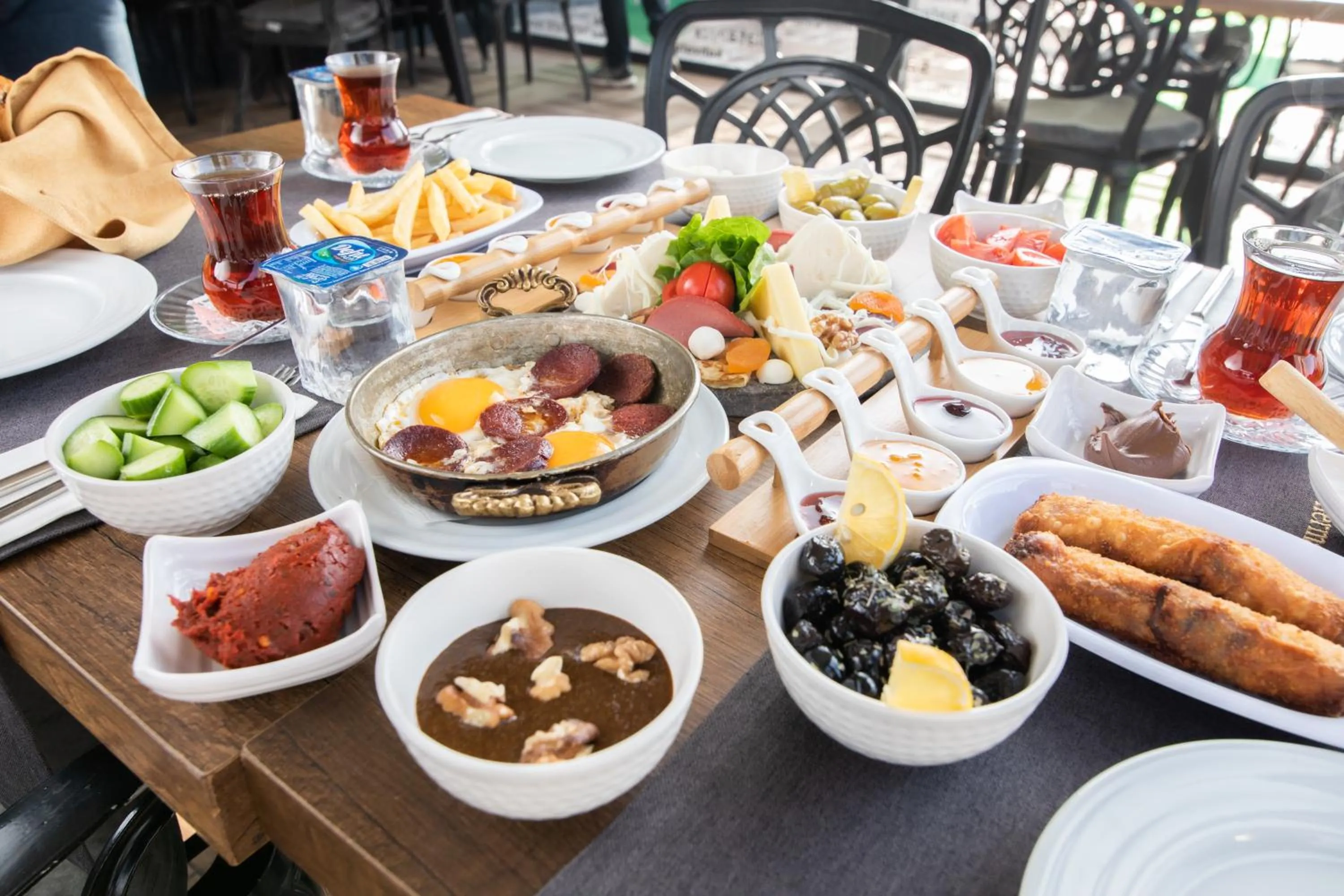 Restaurant/places to eat in Aforia Thermal Residences