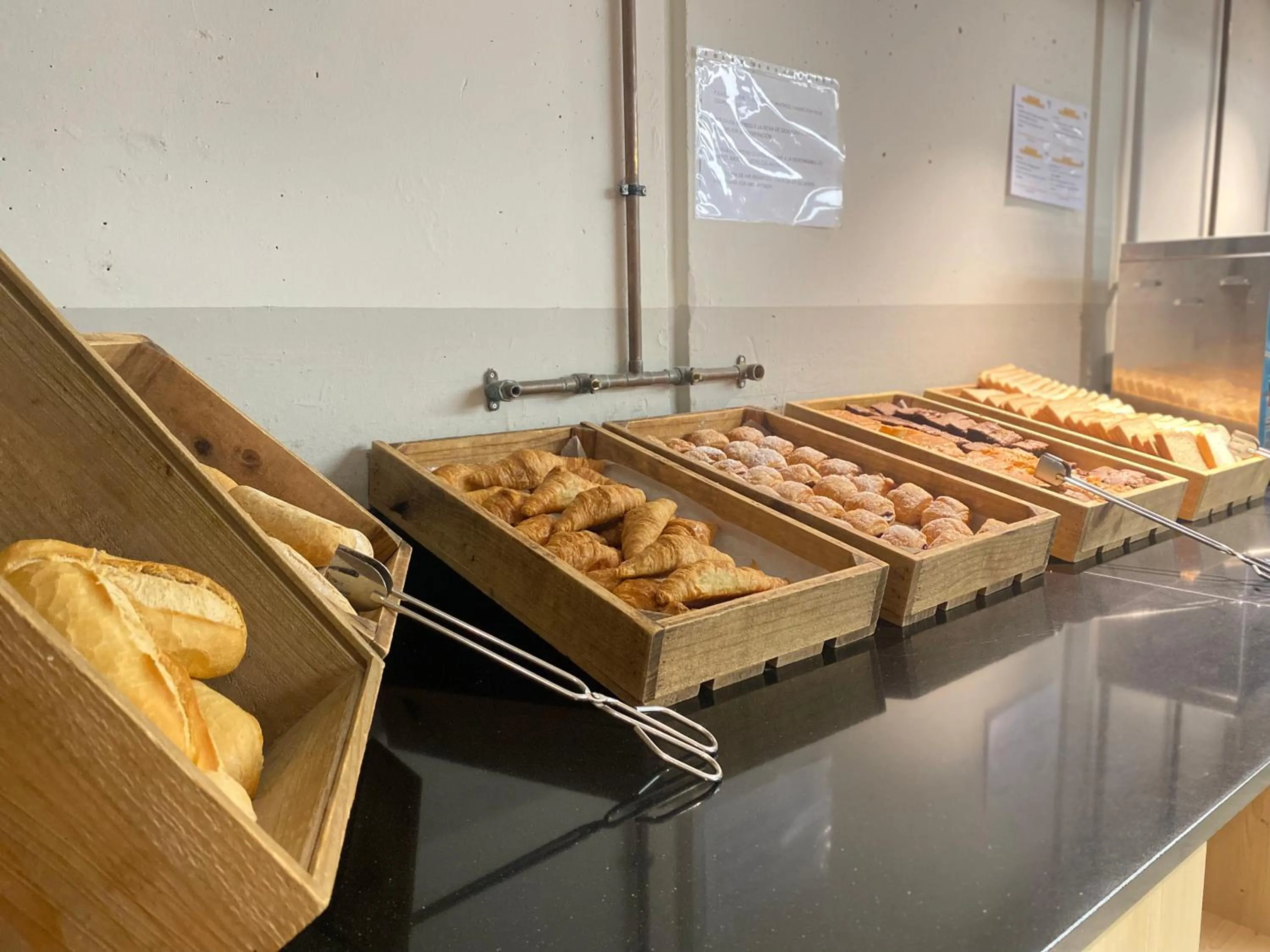 Breakfast in Unite Hostel Barcelona