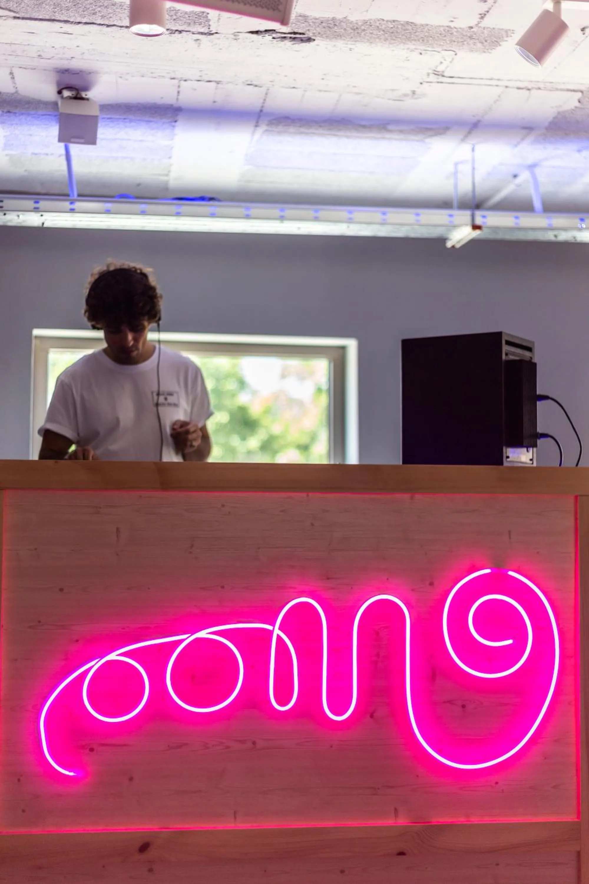 Nightclub / DJ in Unite Hostel Barcelona