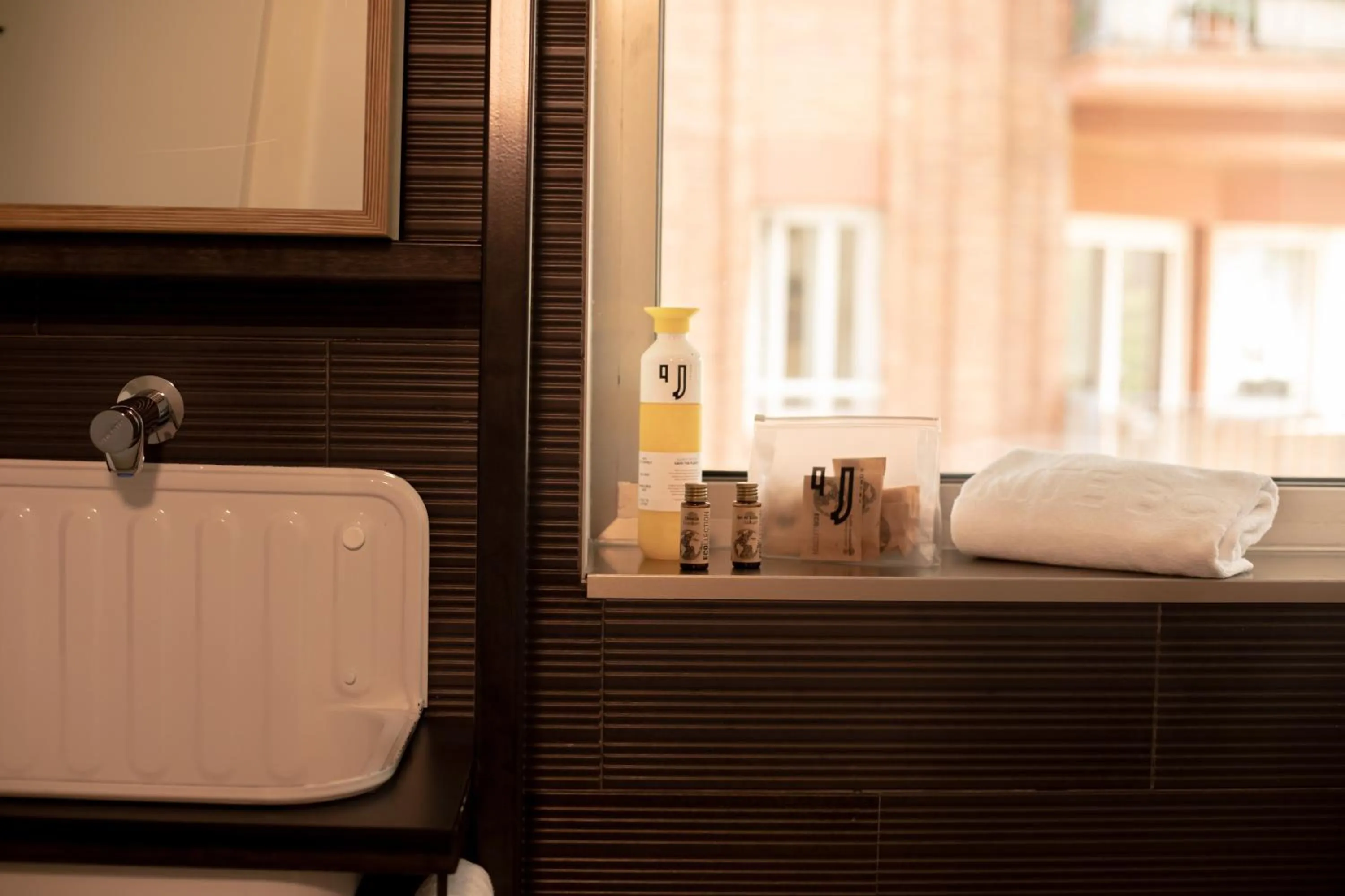 Bathroom in Unite Hostel Barcelona