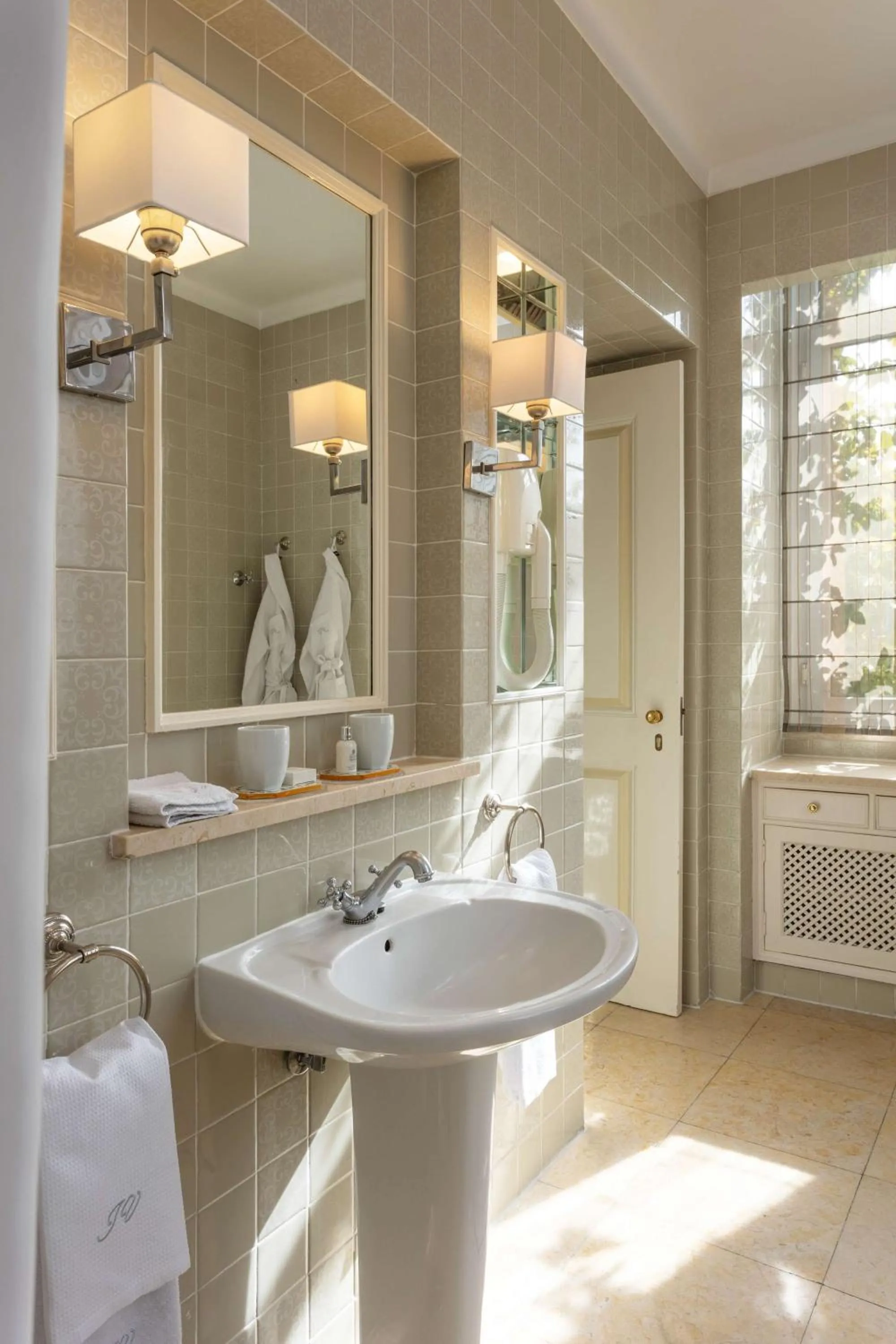 Bathroom in As Janelas Verdes Inn - Lisbon Heritage Collection - Riverside