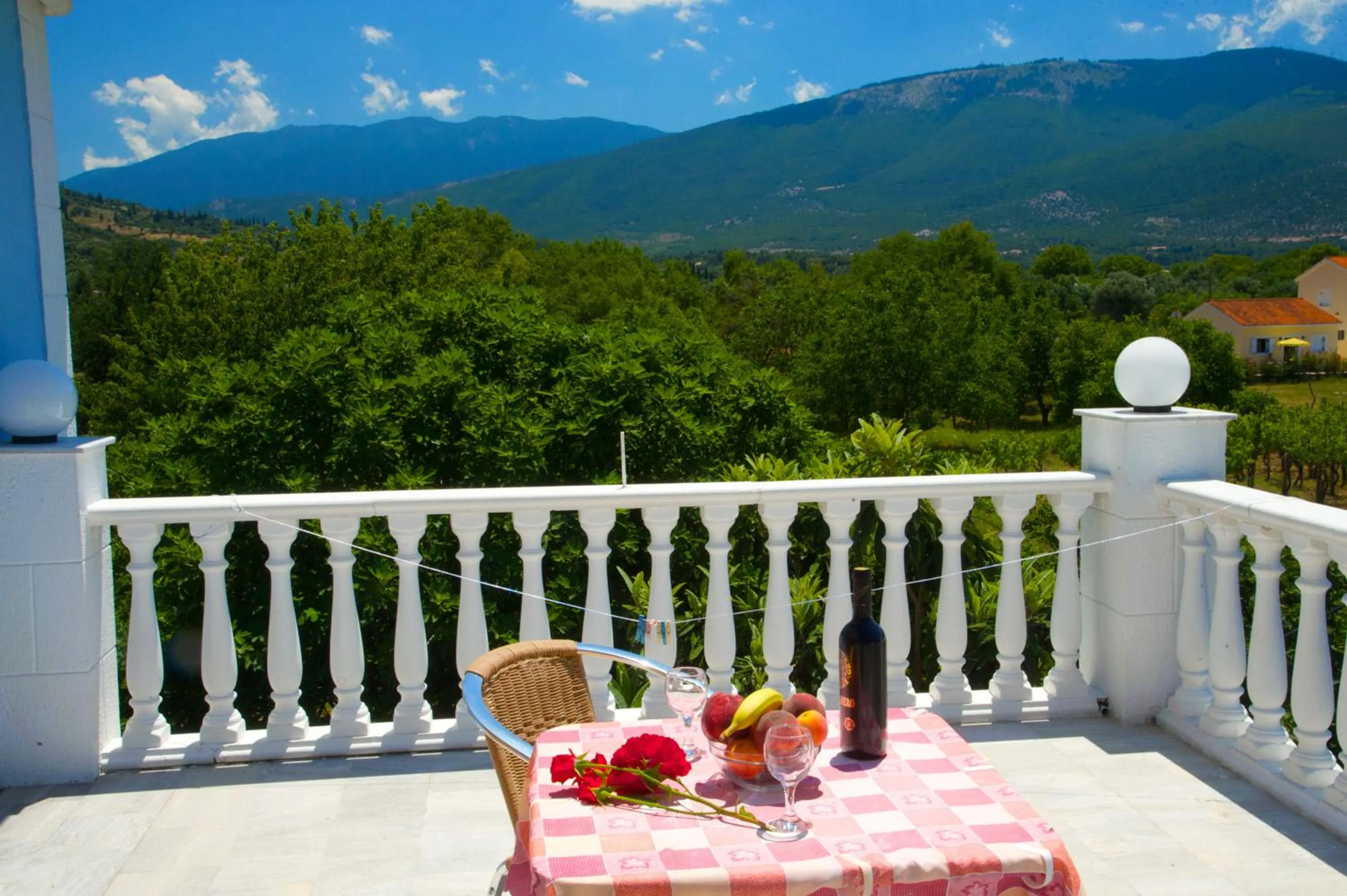 Nikos Studios and Apartments