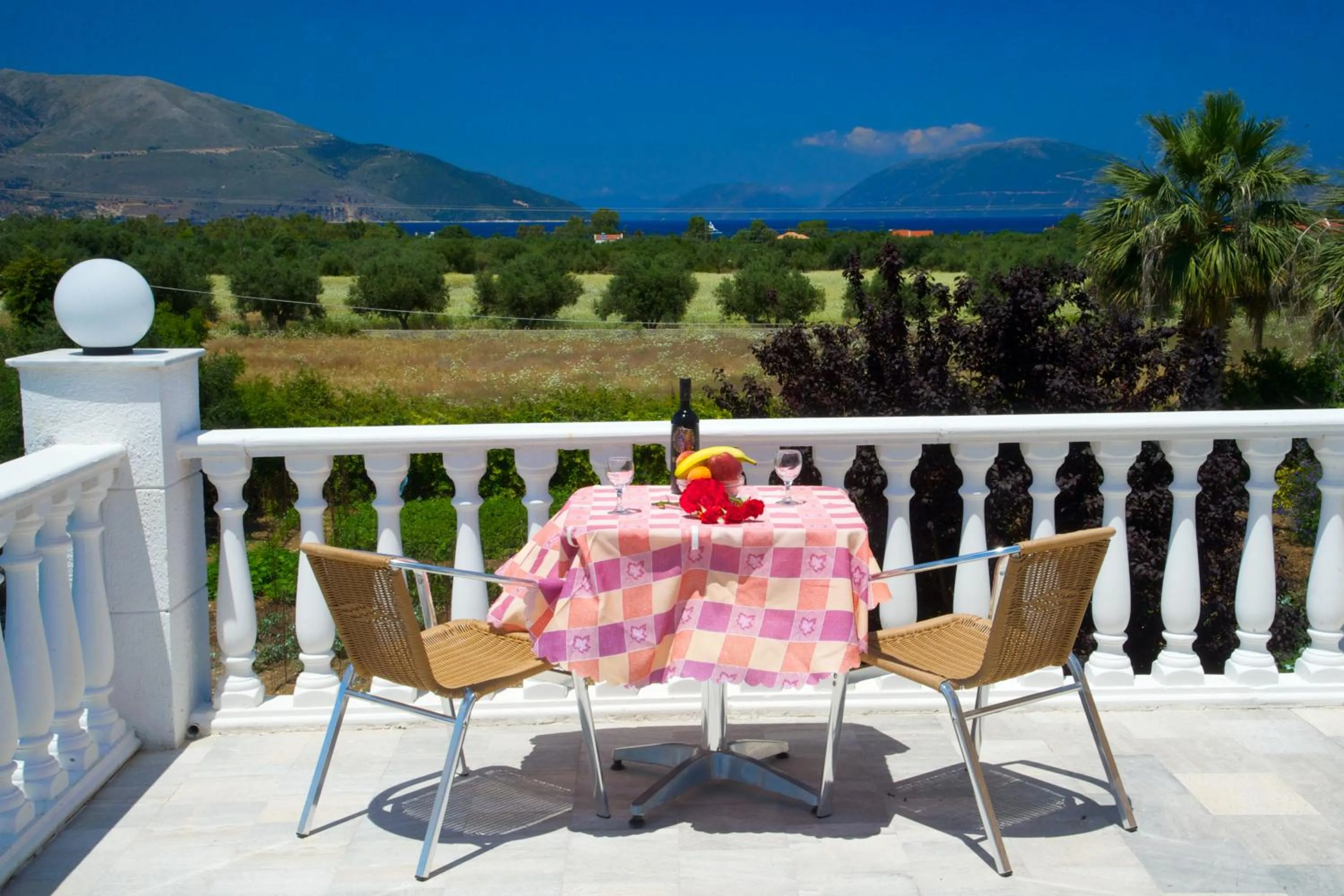 Nikos Studios and Apartments