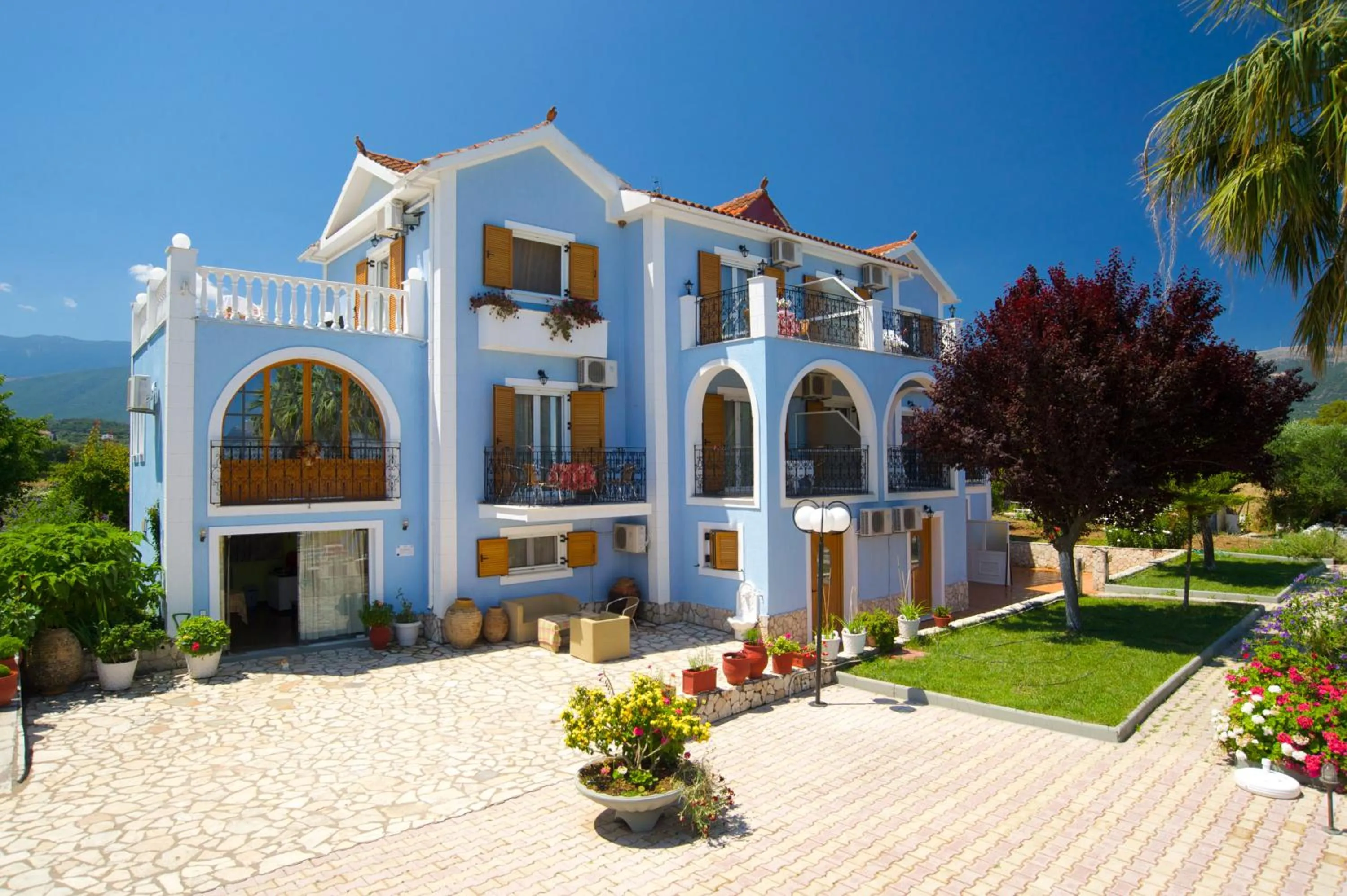 Property building in Nikos Studios and Apartments