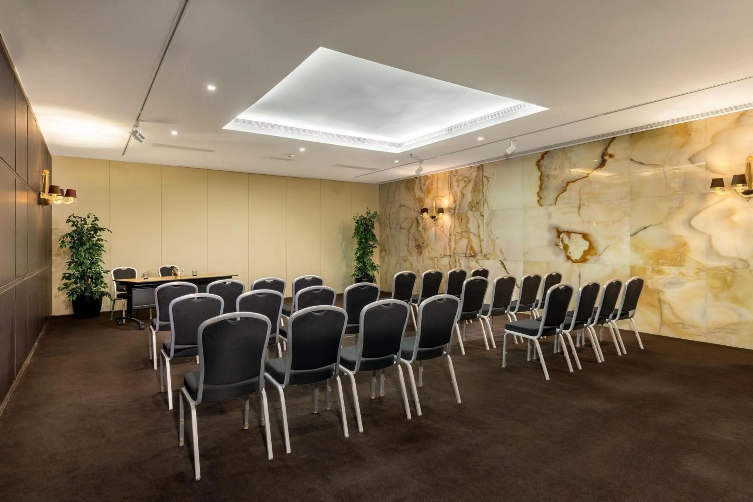 Meeting/conference room in Sheraton Lisboa Hotel & Spa