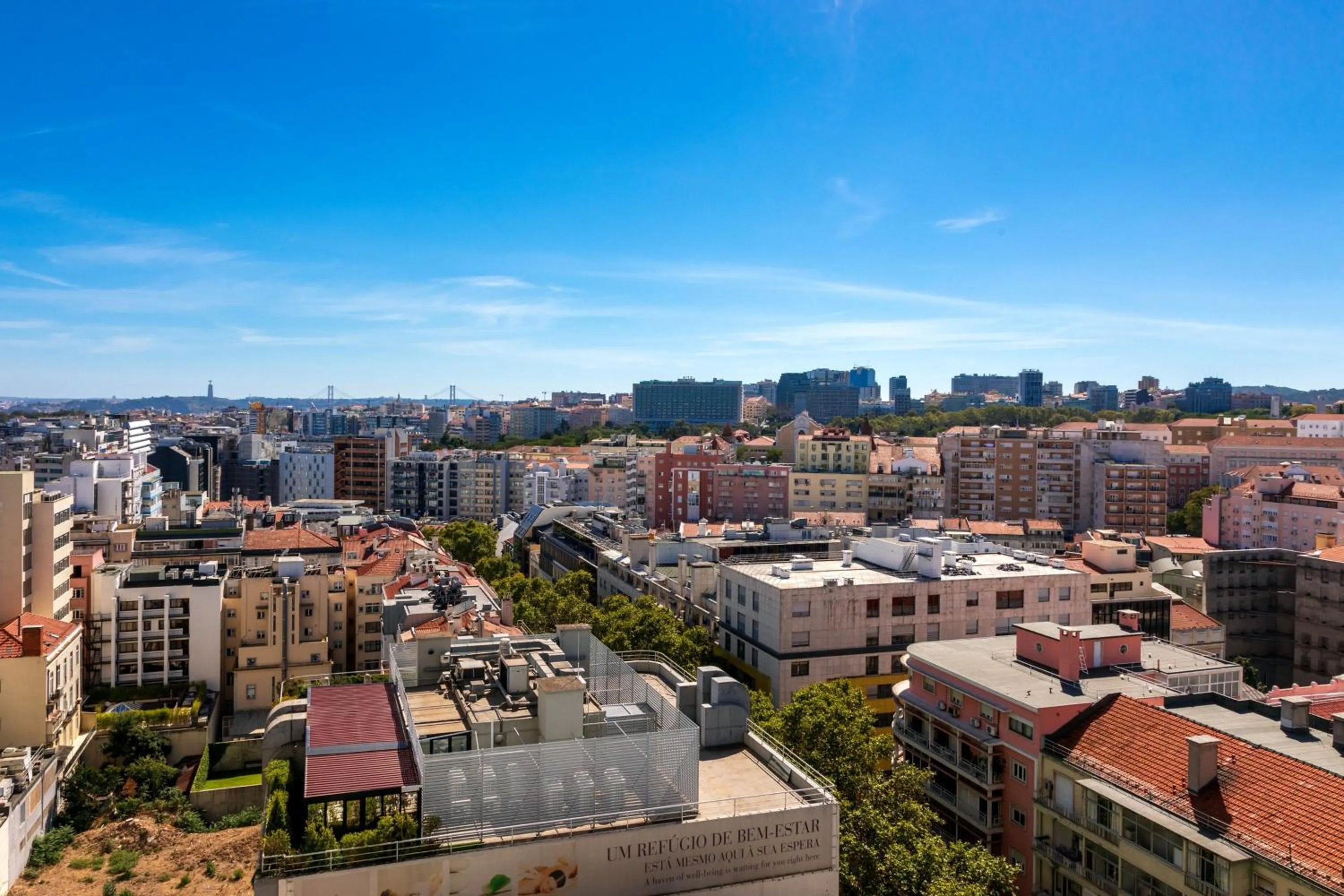 Photo of the whole room in Sheraton Lisboa Hotel & Spa