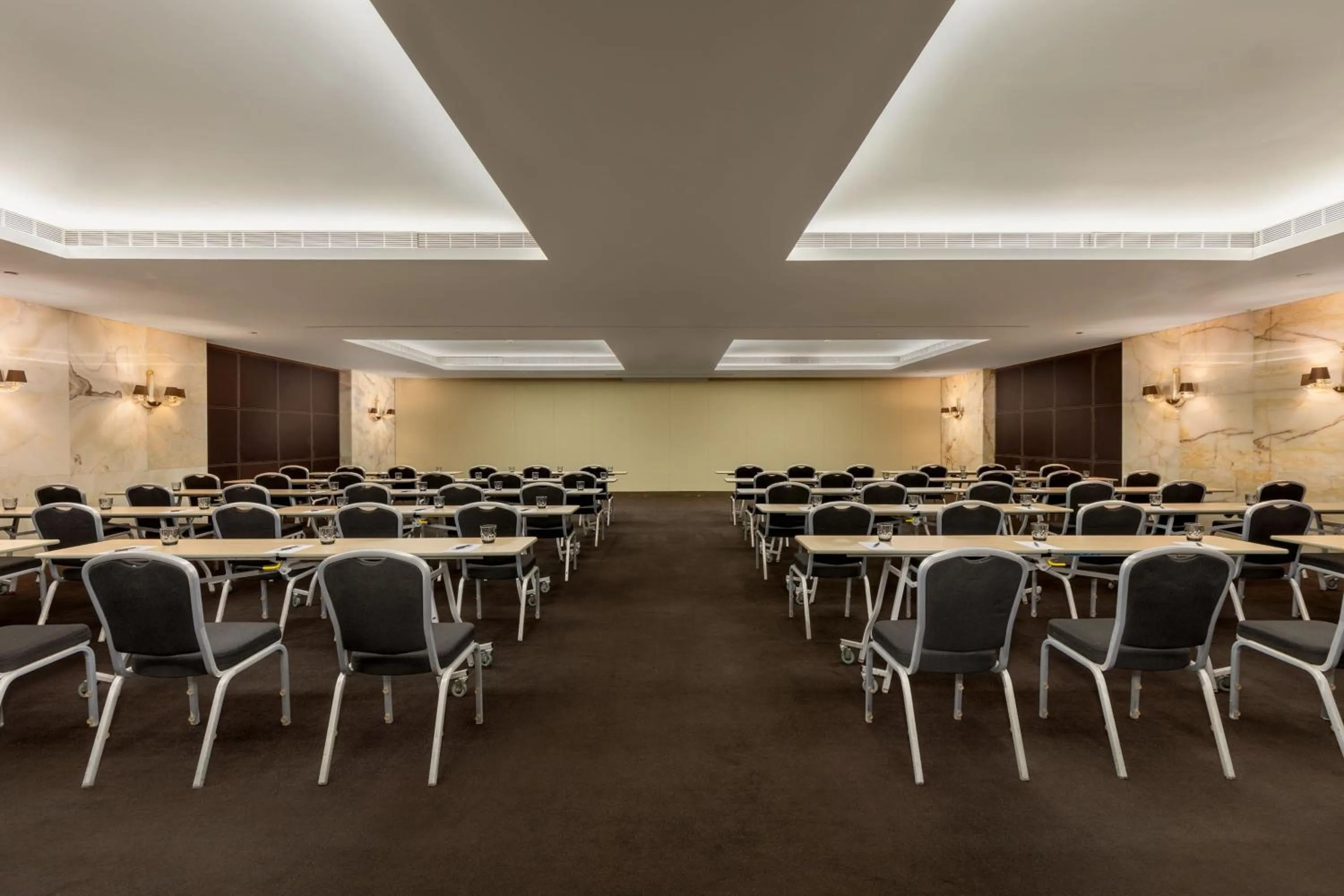 Meeting/conference room in Sheraton Lisboa Hotel & Spa