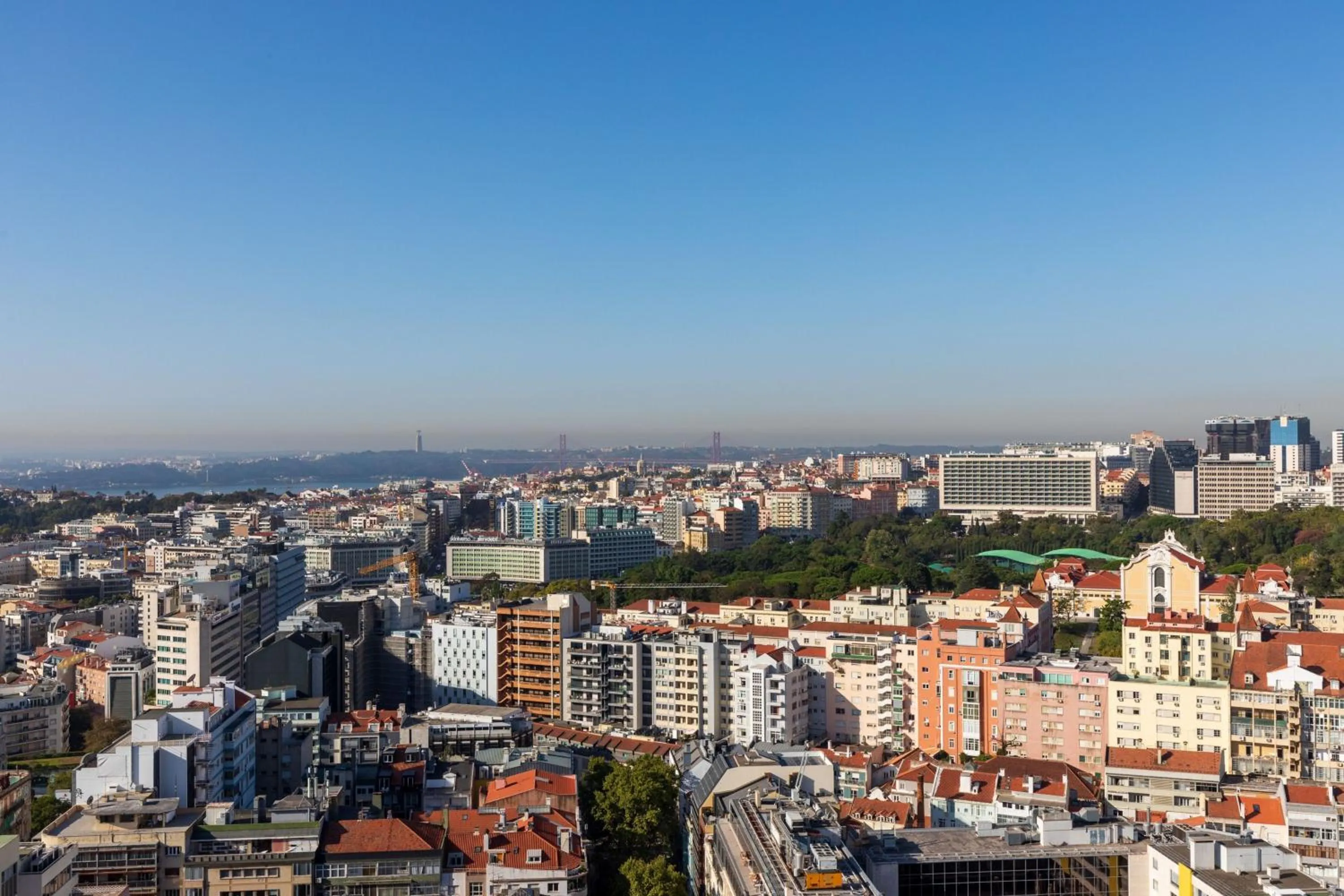 Photo of the whole room in Sheraton Lisboa Hotel & Spa