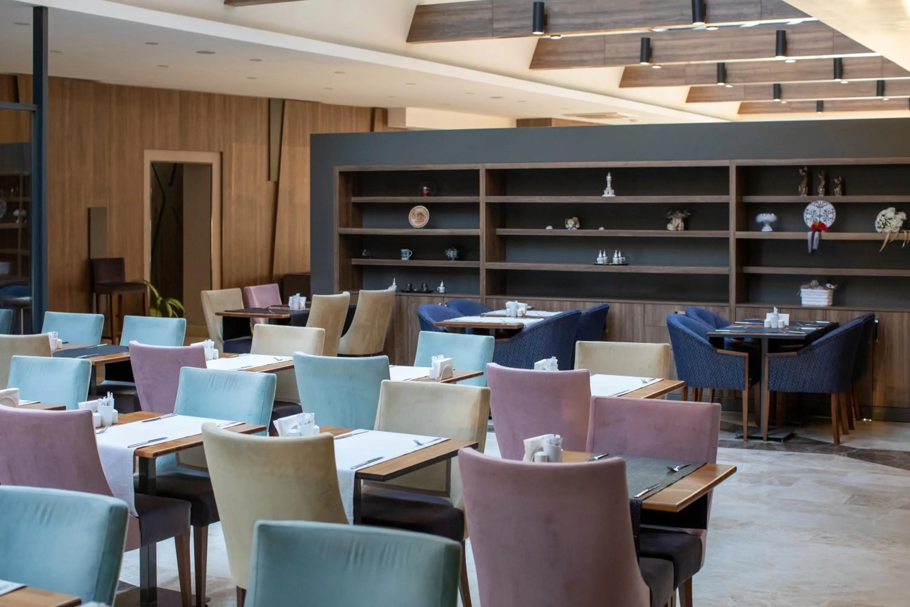 Restaurant/places to eat in Extenso Hotel