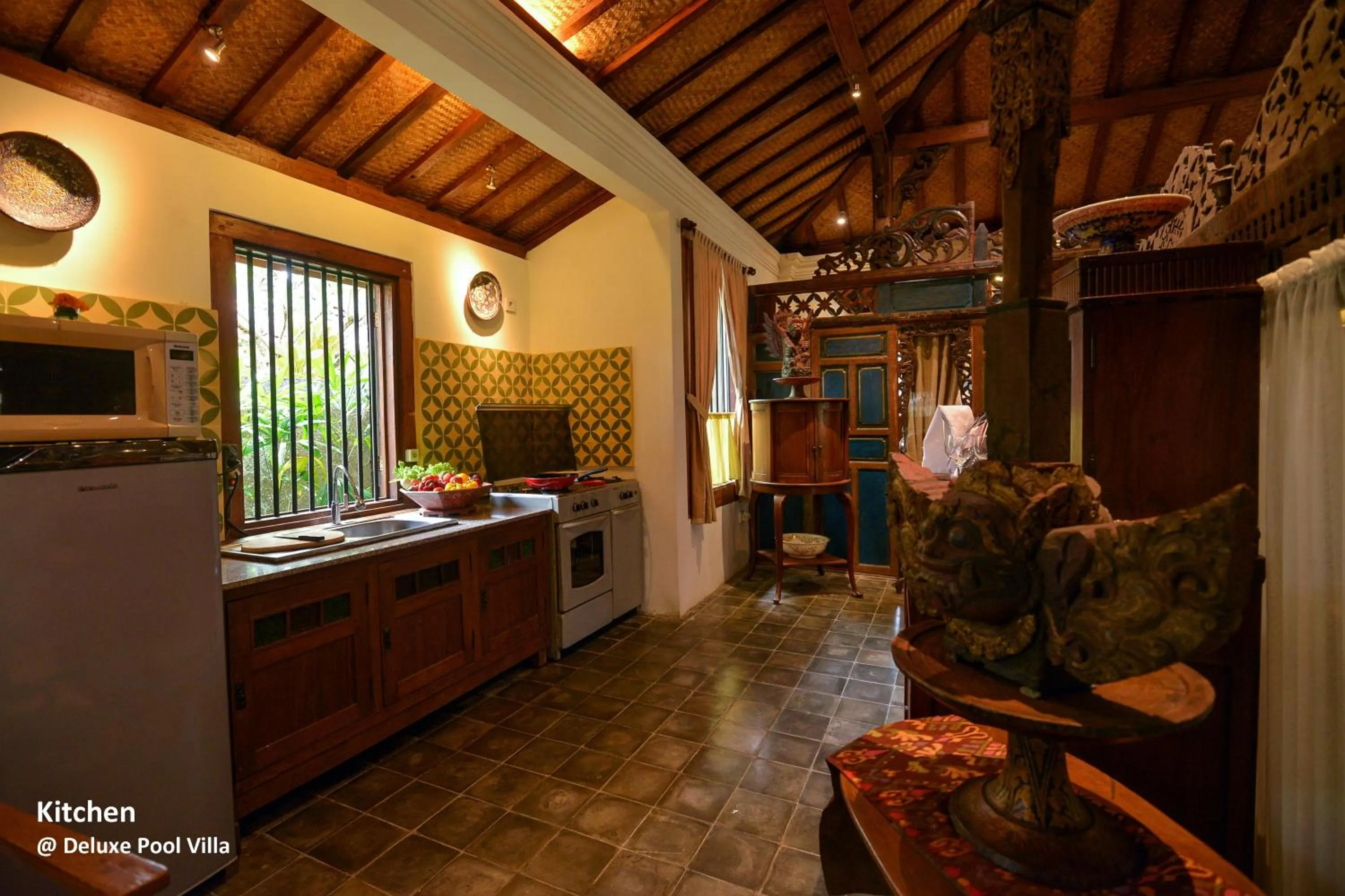 Kitchen or kitchenette in Ubud Syailendra Villas