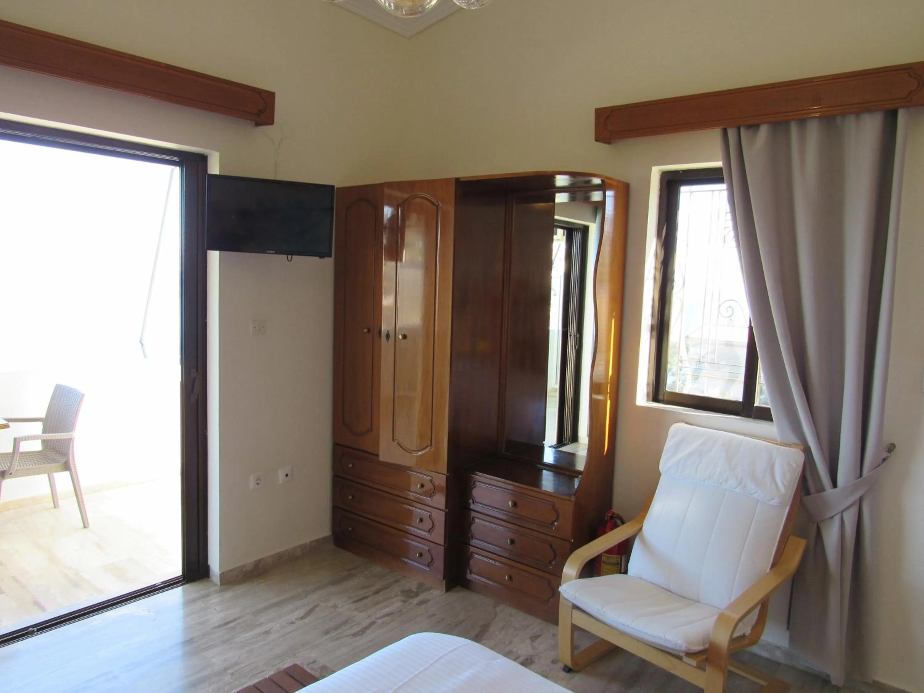 Day, Bed in Kallisto studios