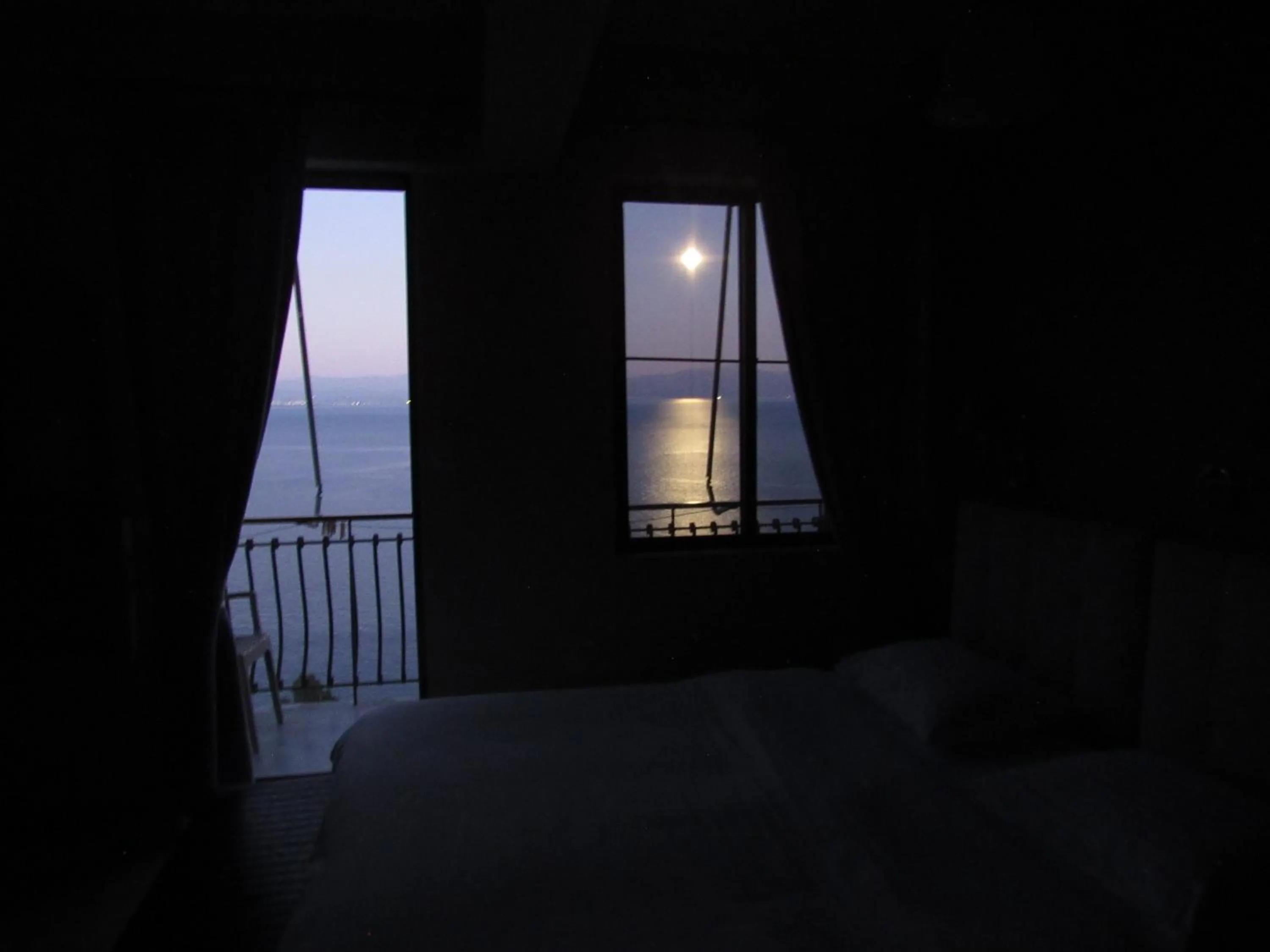 Night, Bed in Kallisto studios