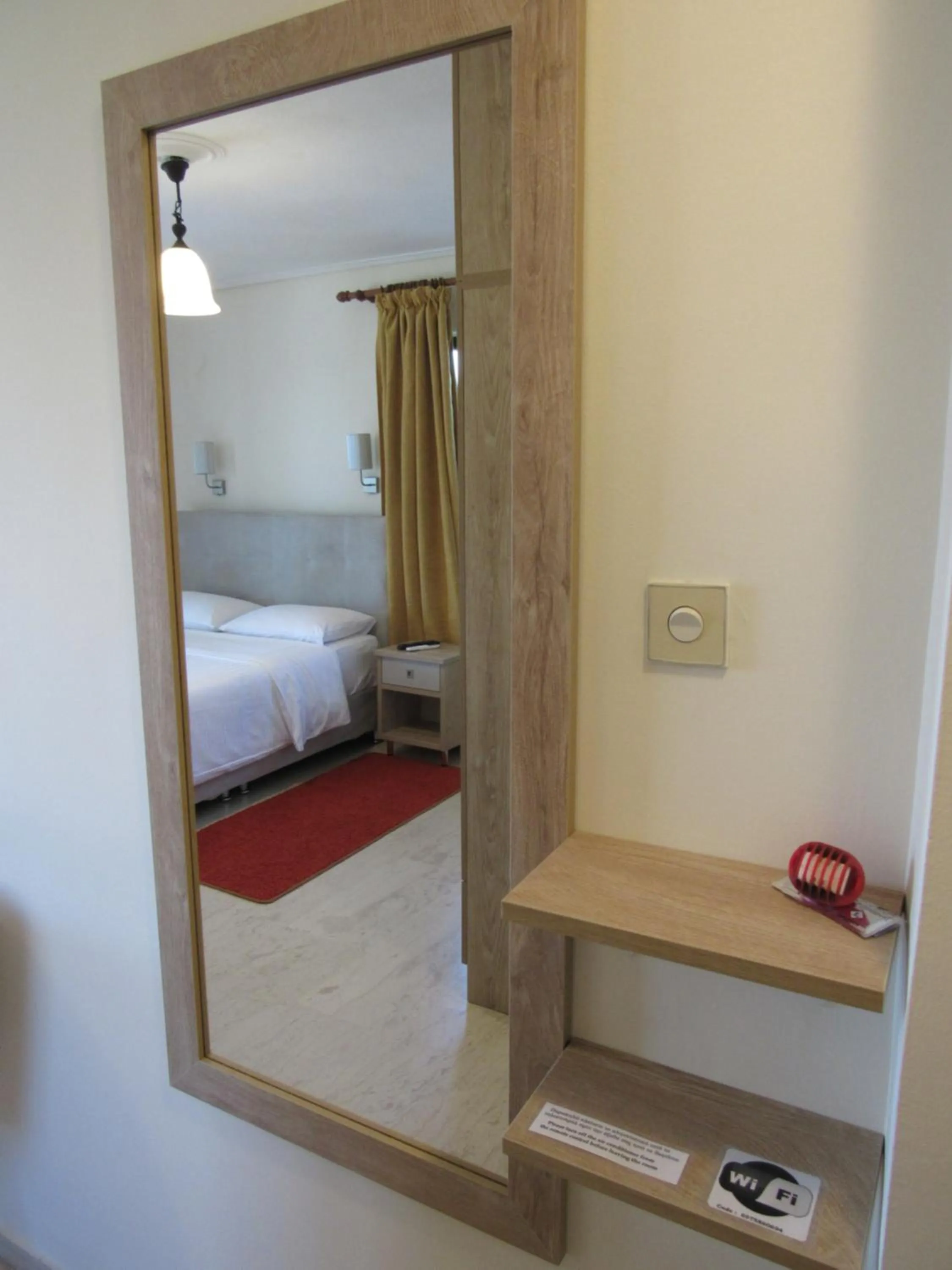 Photo of the whole room, Bed in Kallisto studios