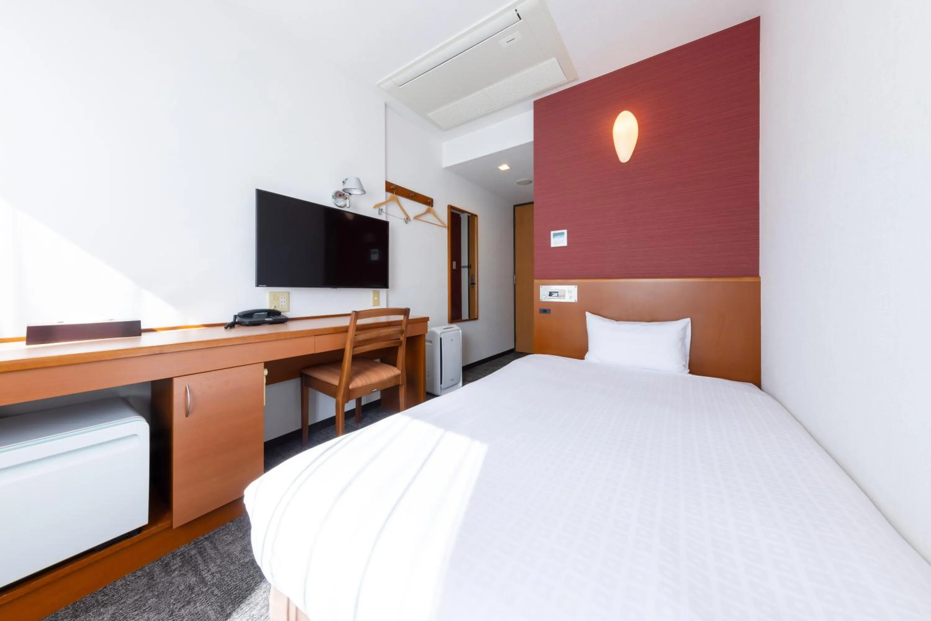 Photo of the whole room, Bed in Sun Palace Hotel