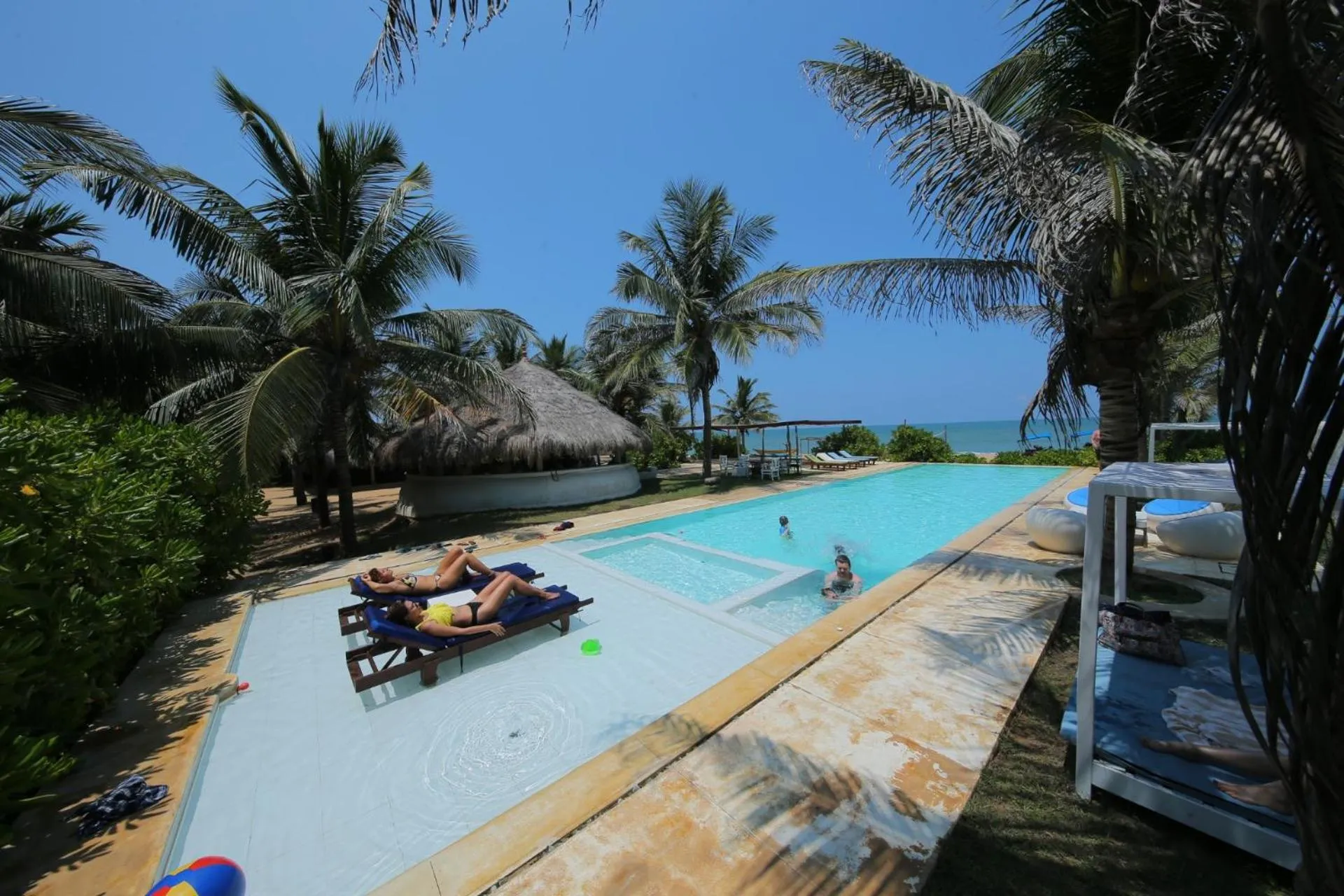 Swimming pool in Dolphin Beach Resort