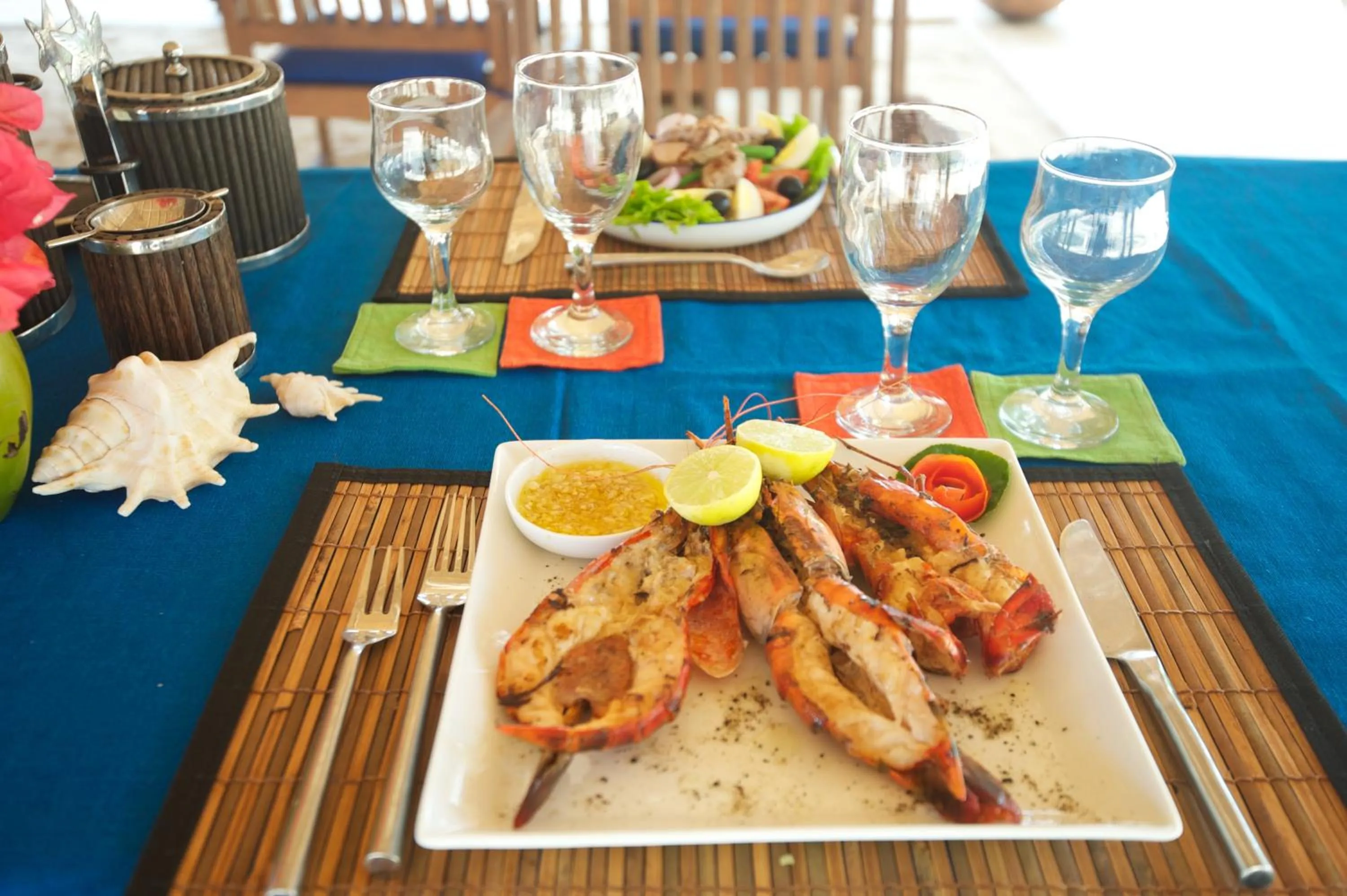 Food and drinks in Dolphin Beach Resort