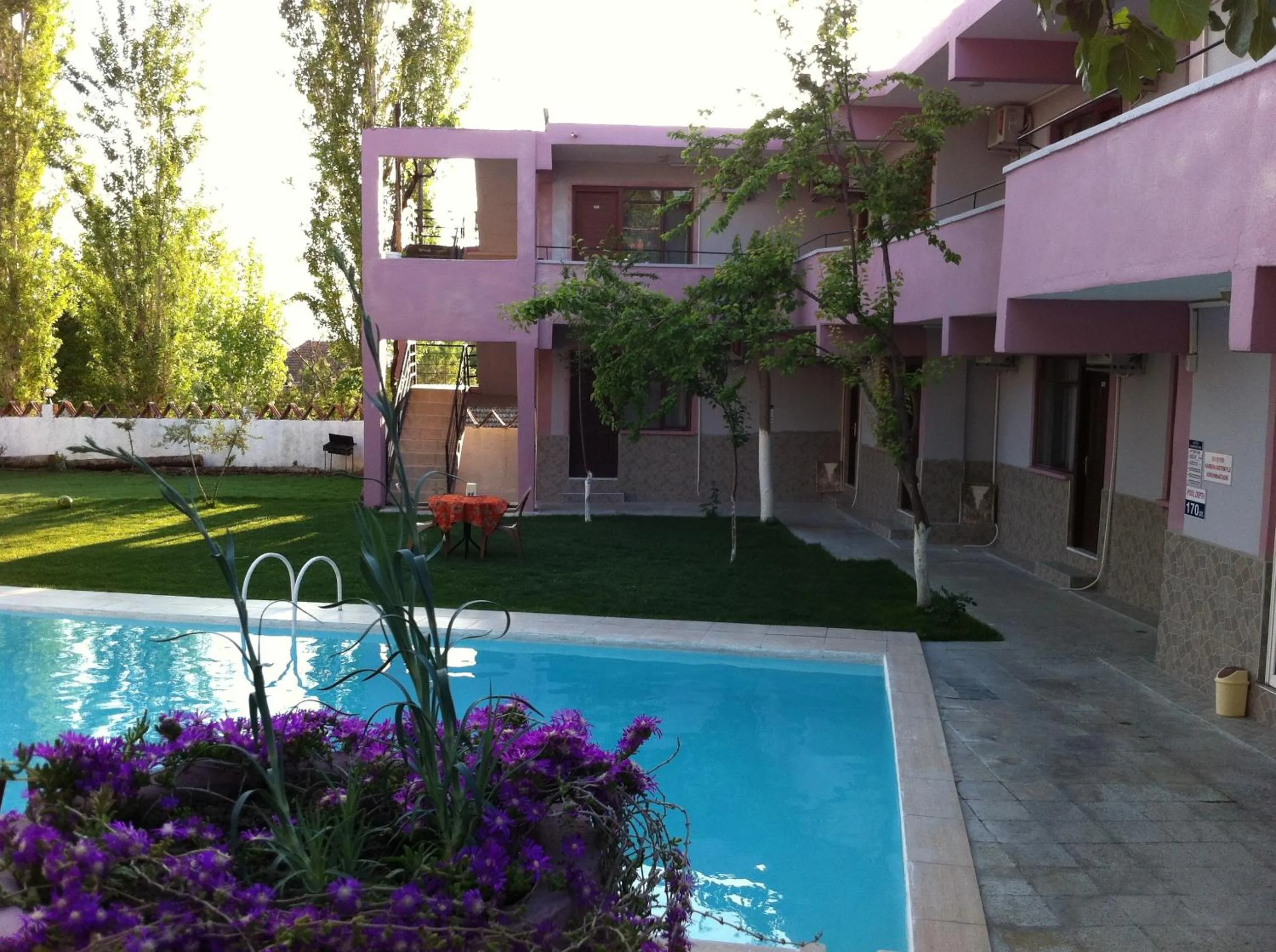 Swimming pool in Sunrise Aya Hotel