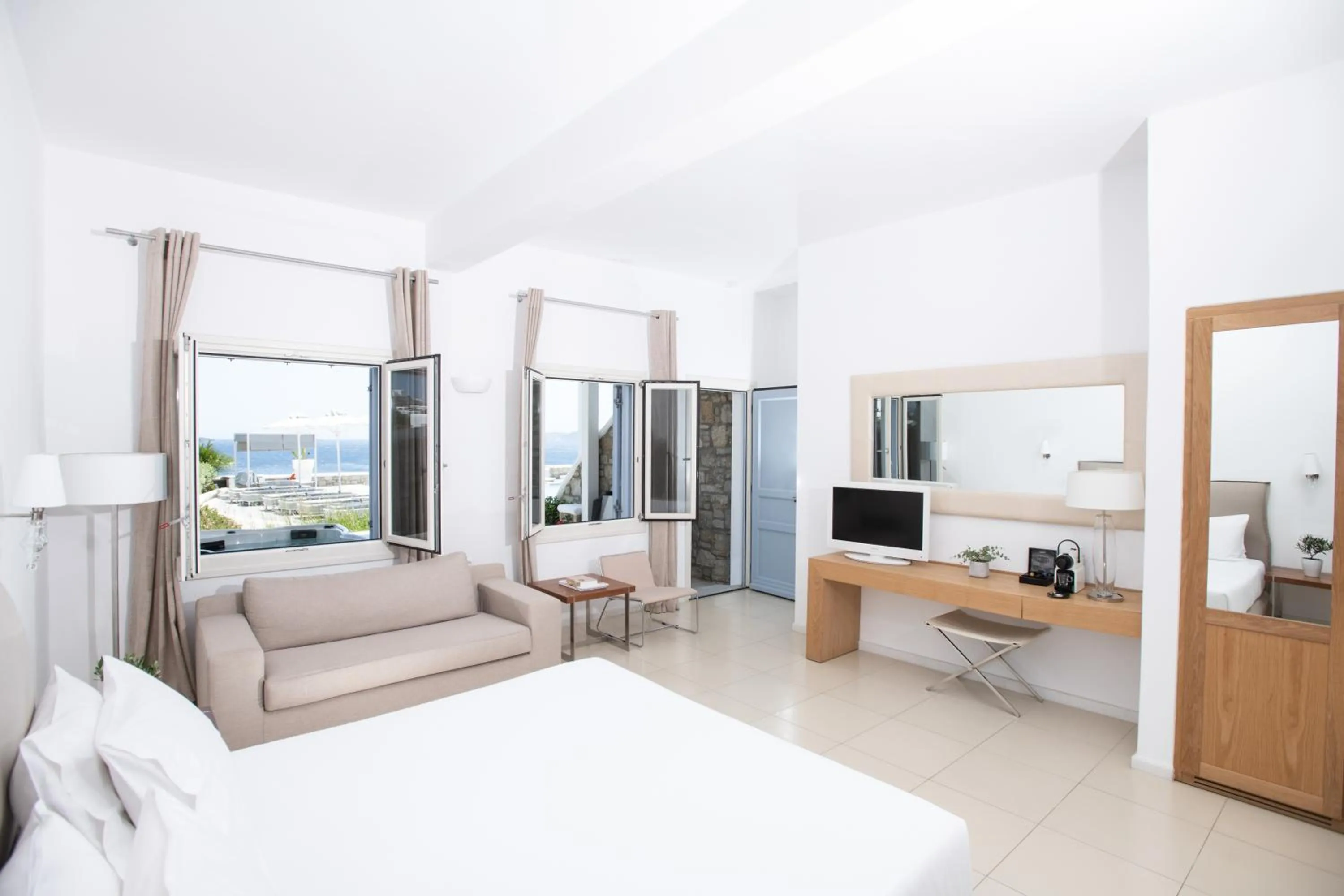 TV and multimedia, Bed in DeLight Boutique Hotel - Small Luxury Hotels of the World