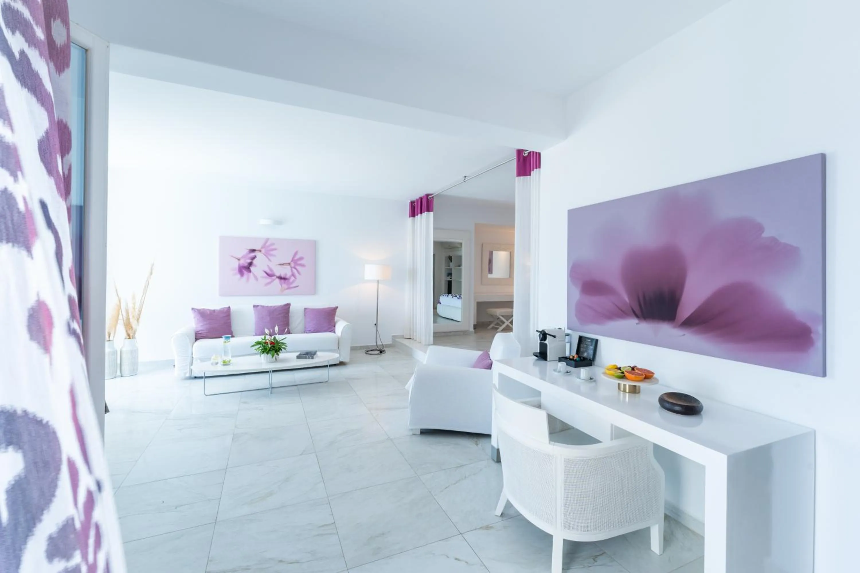 TV and multimedia in DeLight Boutique Hotel - Small Luxury Hotels of the World