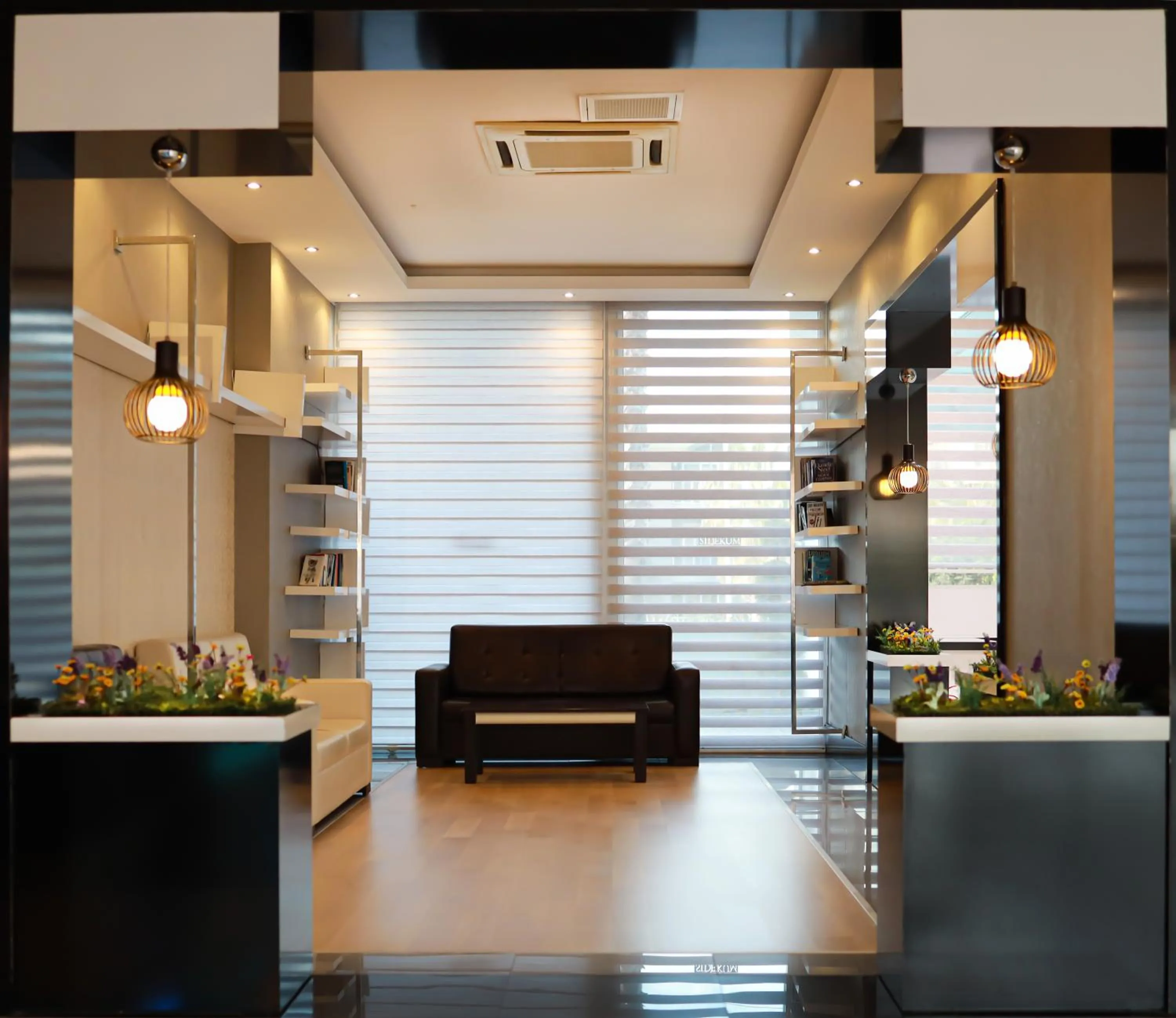 Lobby or reception in Side Kum Hotel