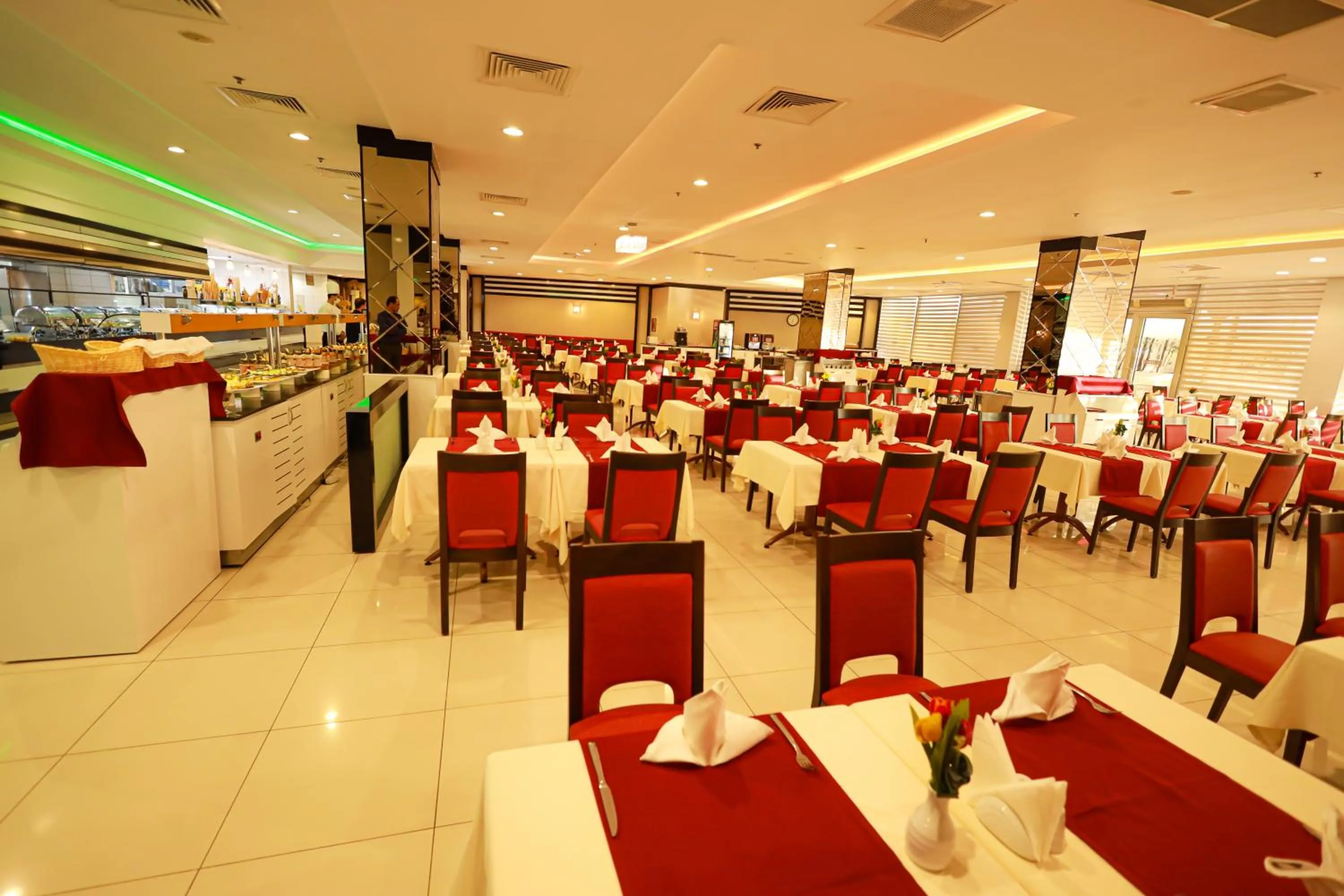 Restaurant/places to eat in Side Kum Hotel