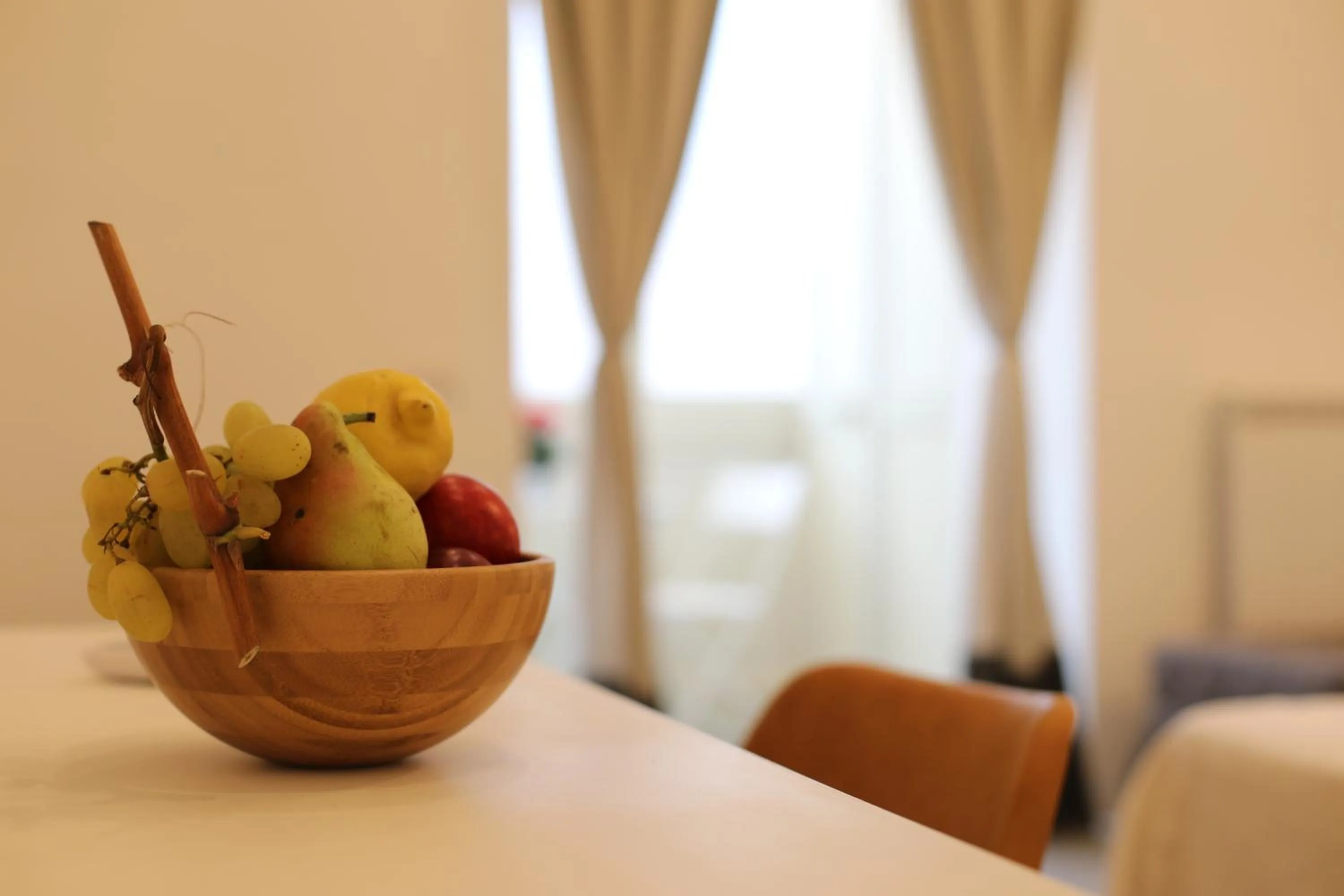 Food, Bed in The Station Napoli