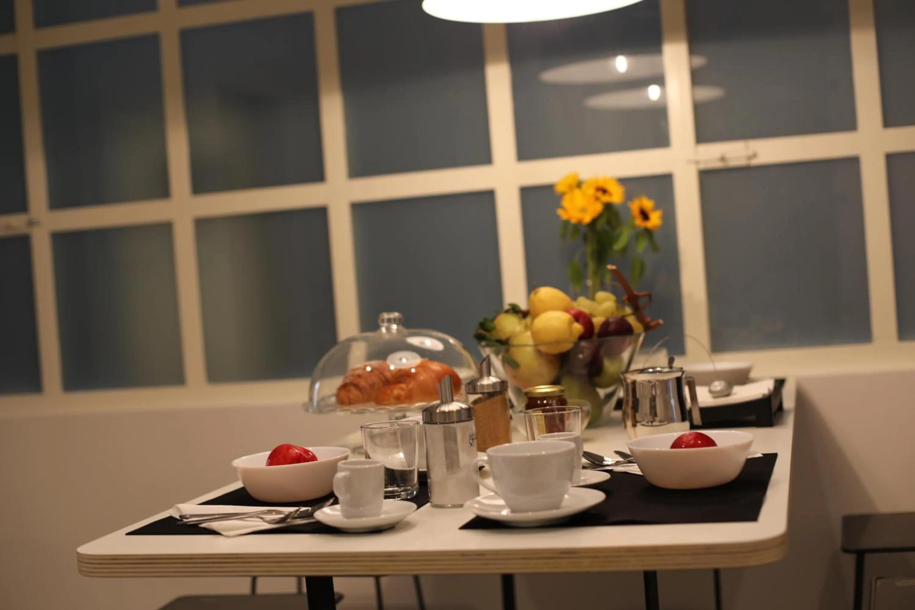 Breakfast in The Station Napoli